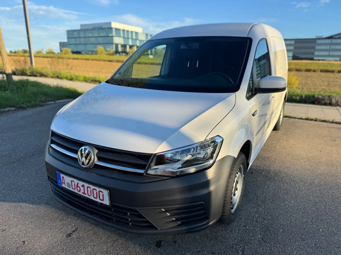 Volkswagen Caddy Maxi 1,4tfsi Klima Navi Sitzheizung PDC Blanc - 1