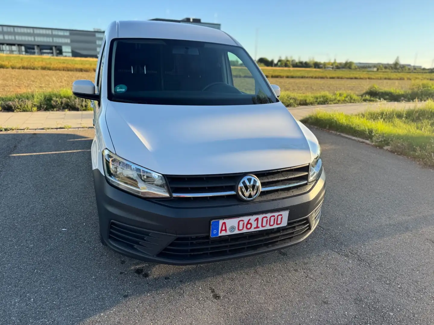 Volkswagen Caddy Maxi 1,4tfsi Klima Navi Sitzheizung PDC Blanc - 2