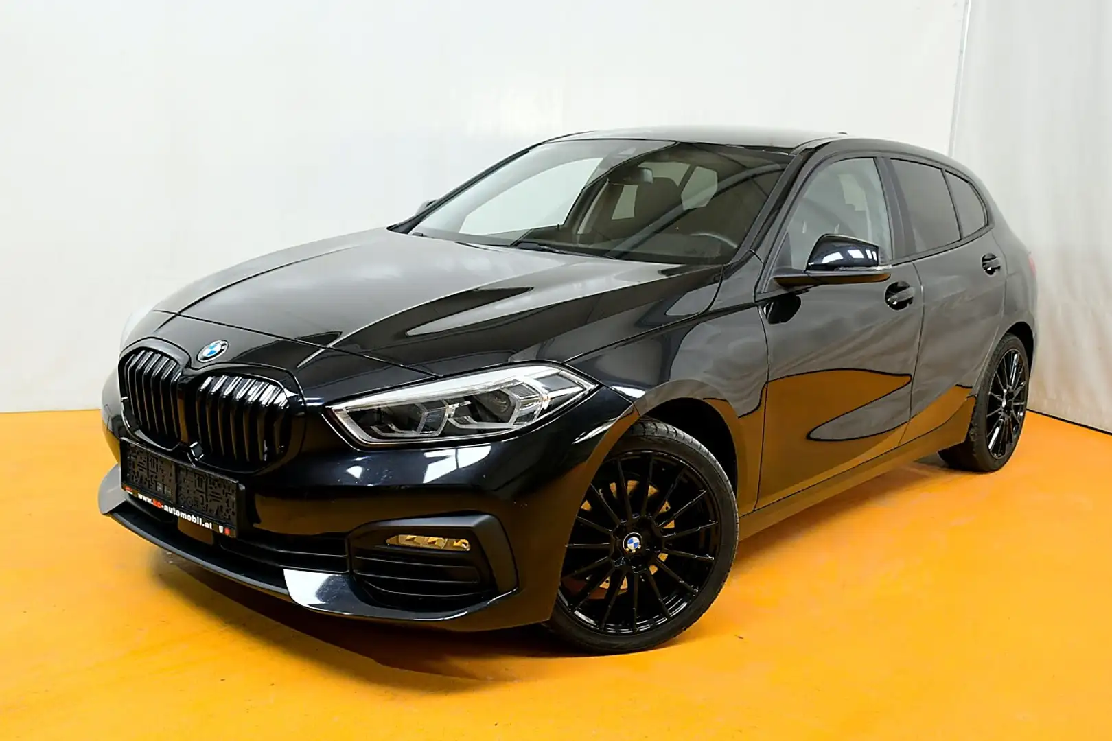 BMW 118 d Schwarz - 1