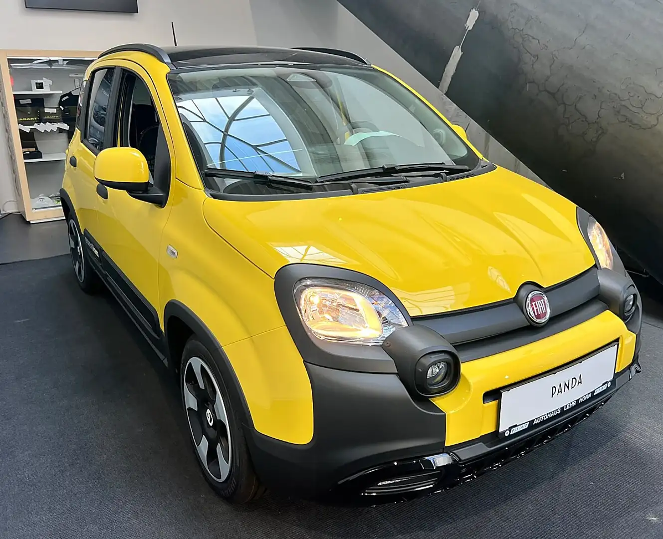 Fiat Pandina FireFly Hybrid 65 Cross Gelb - 1