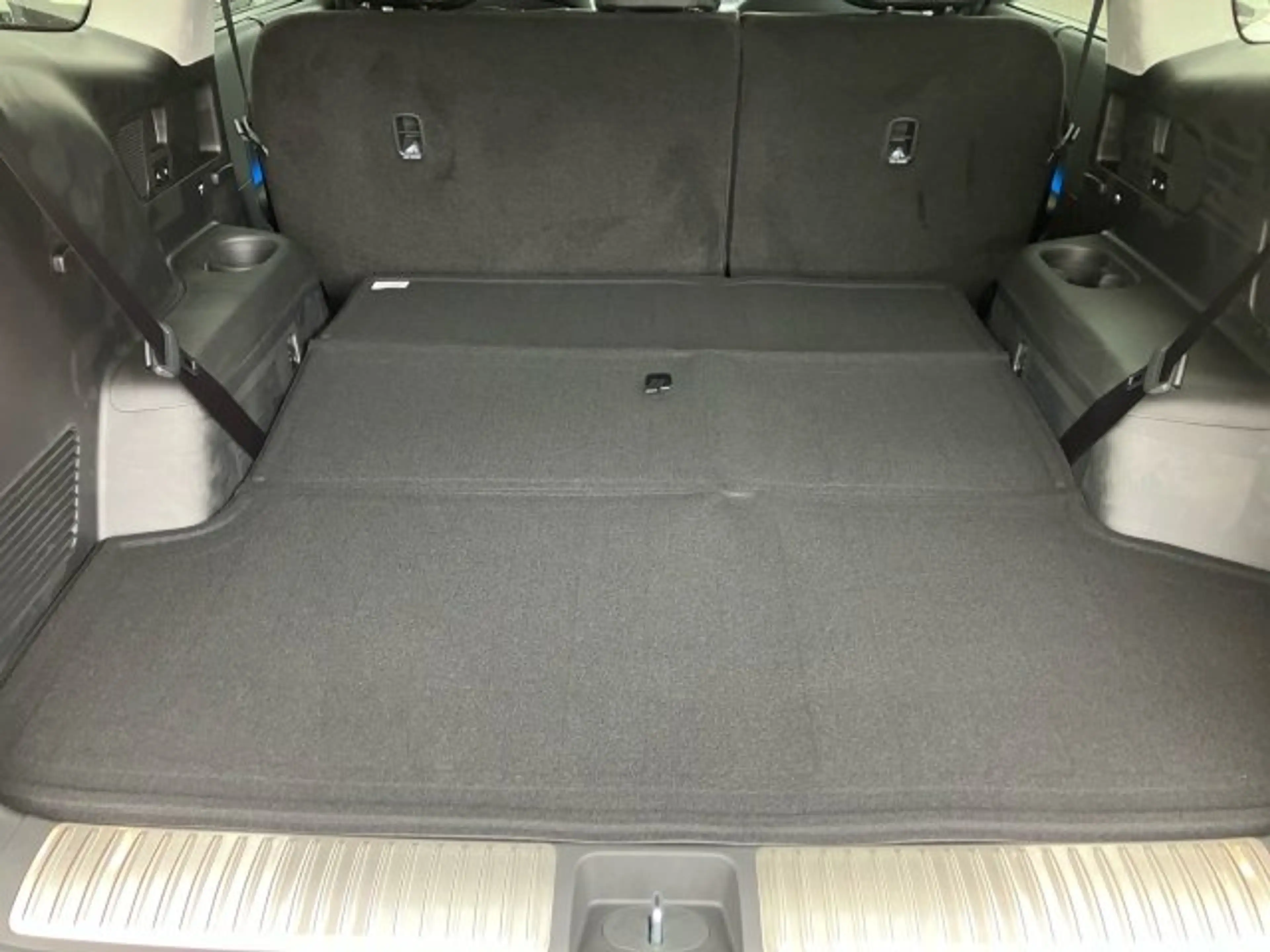 Hyundai IONIQ 9 Calligraphy 110 kWh 4WD — photo 10