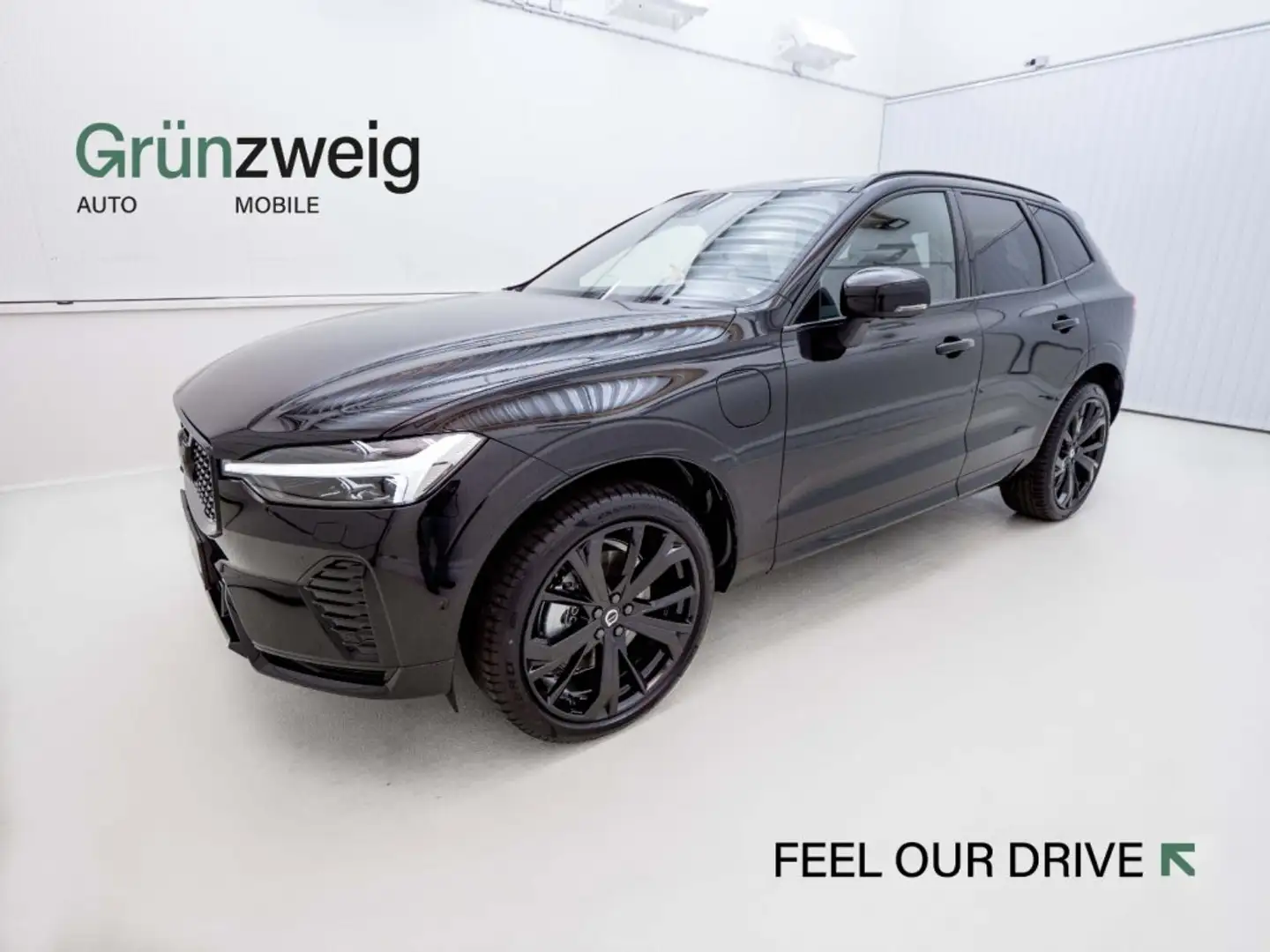 Volvo XC60 Black Edition Ultra, T6 AWD Plug-in Hybrid, Elektr Schwarz - 1