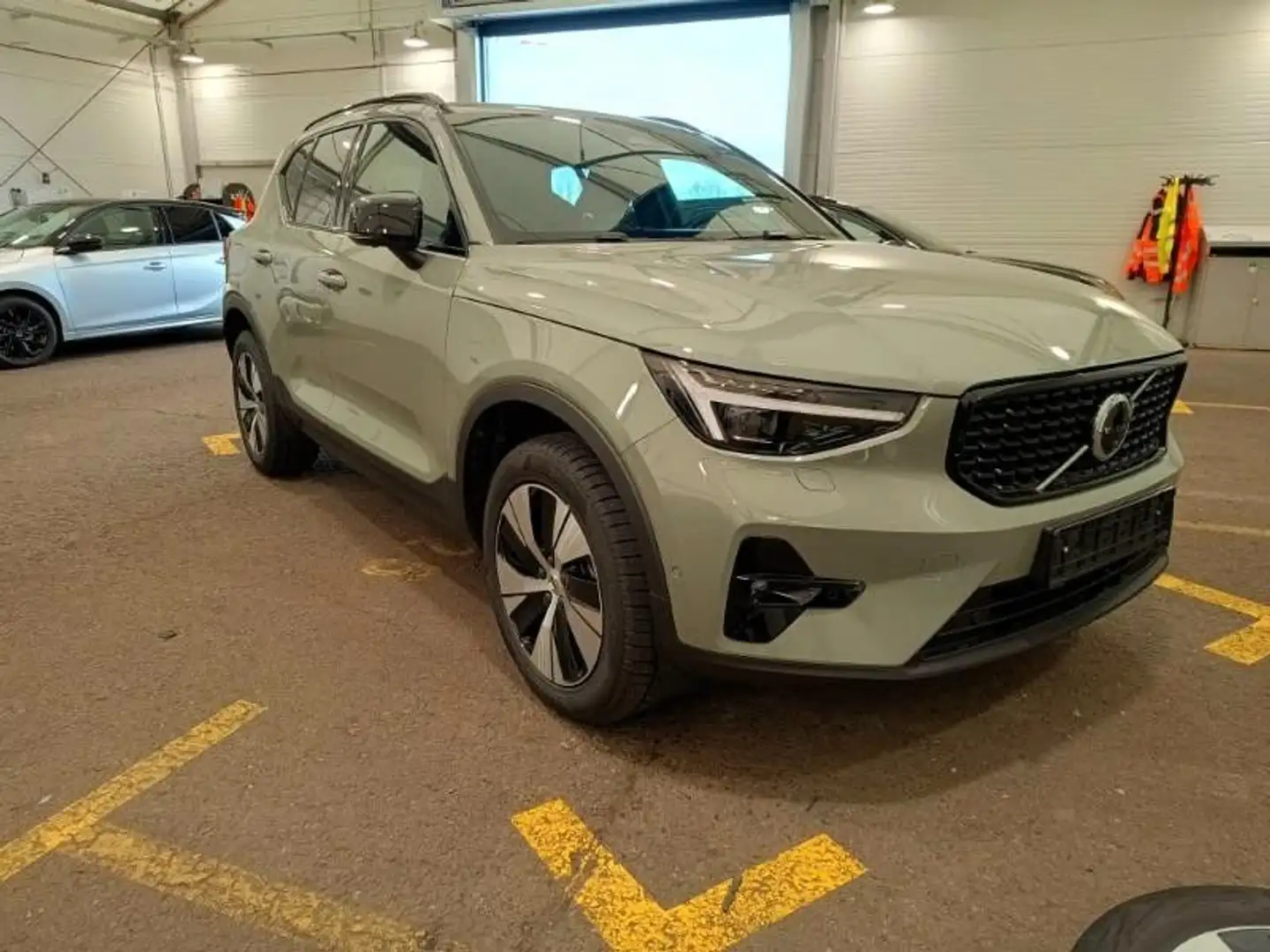 Volvo XC40 Plus Dark*ACC*BLIS*PIXEL-LED*ALARM*AHK Verde - 1