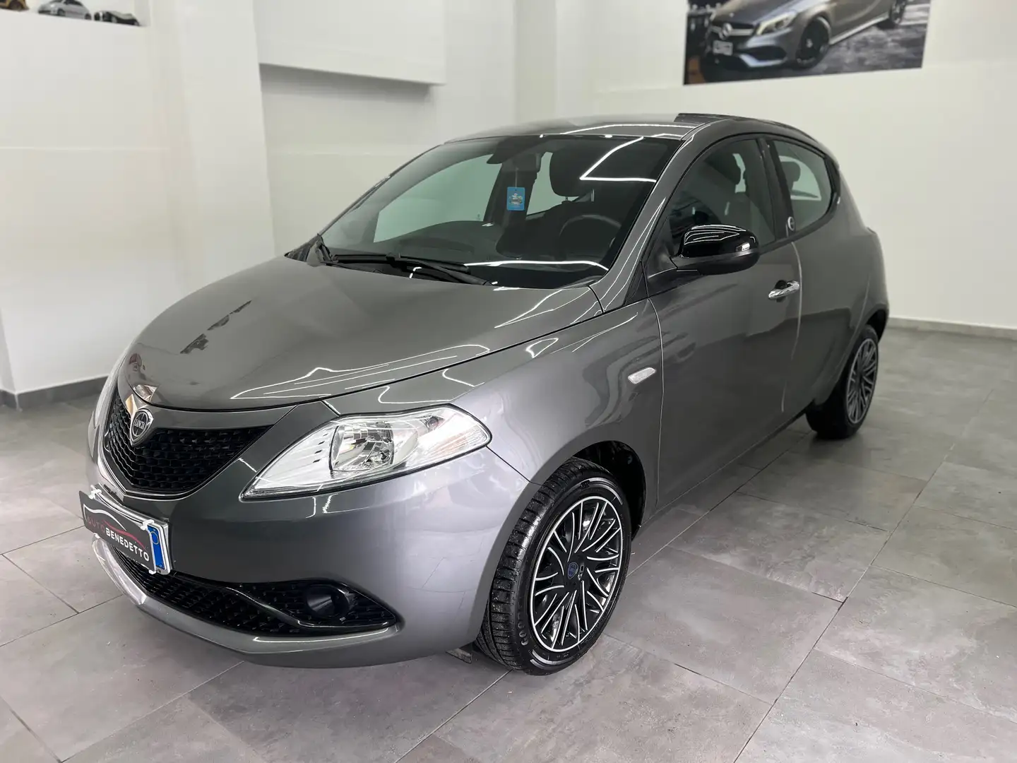 Lancia Ypsilon Ypsilon 1.2 Platinum ecochic Gpl 69cv my19 Gris - 2
