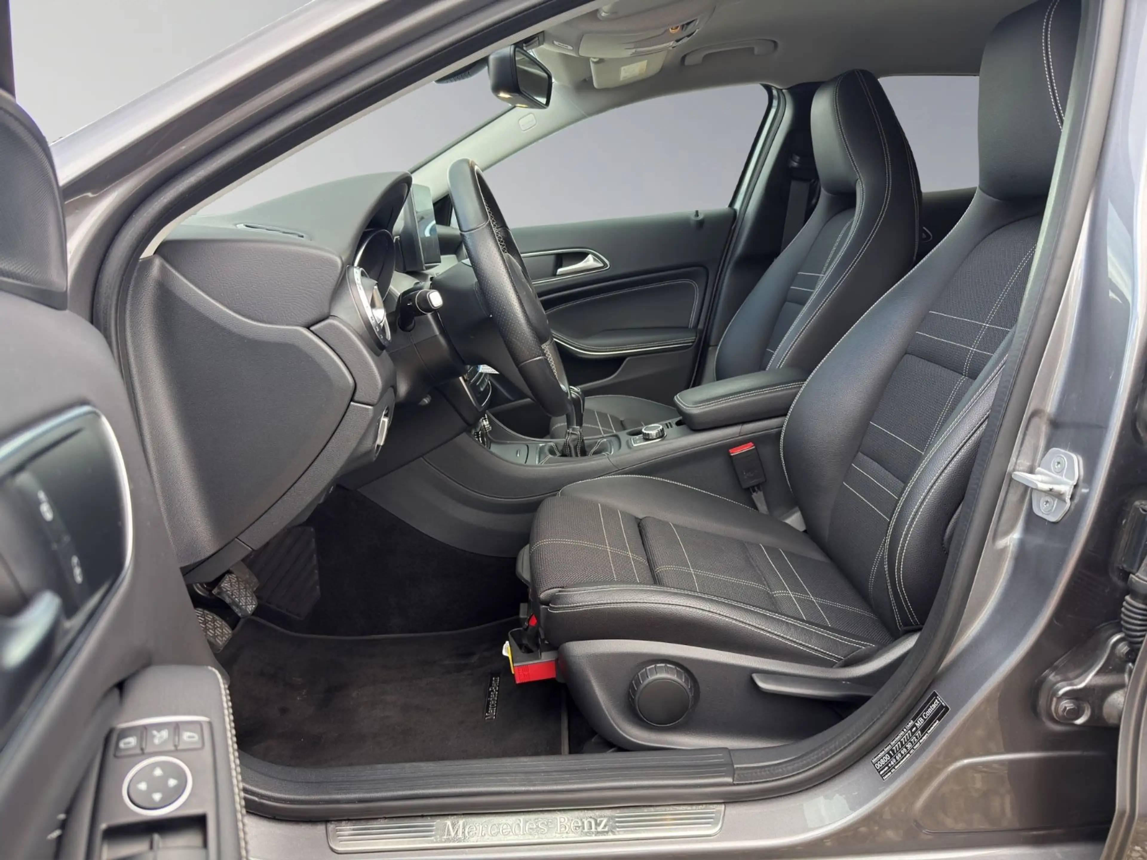 Mercedes-Benz GLA 180 Urban KAMERA XENON NAVI LEDER — photo 10