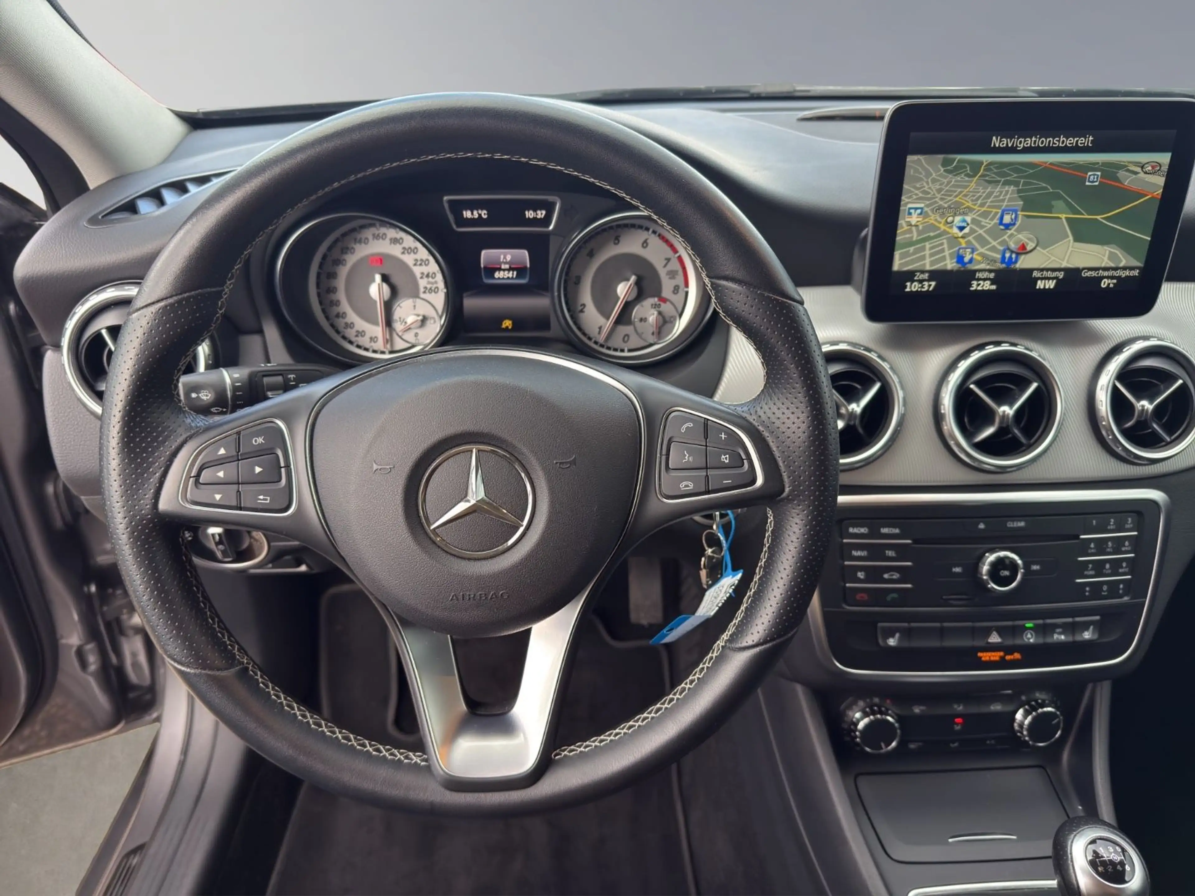 Mercedes-Benz GLA 180 Urban KAMERA XENON NAVI LEDER — photo 12