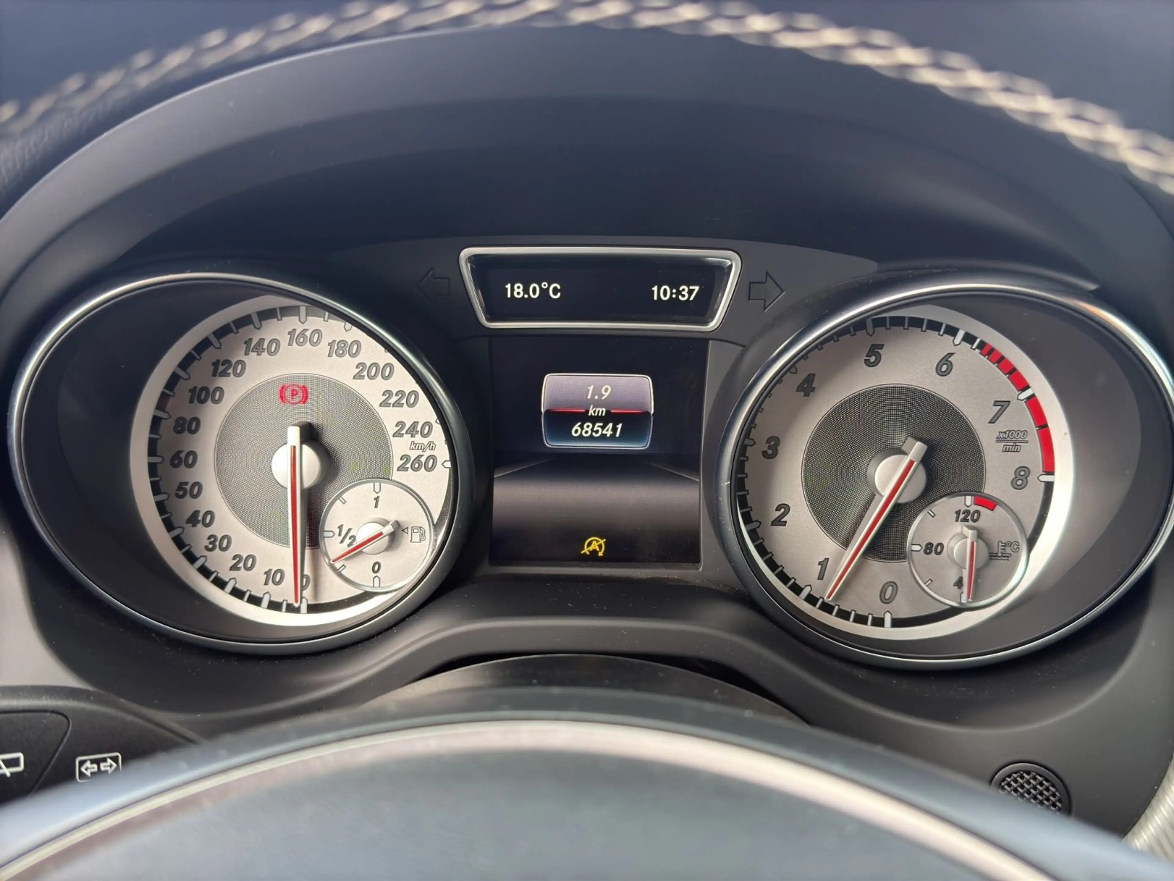 Mercedes-Benz GLA 180 Urban KAMERA XENON NAVI LEDER — photo 13