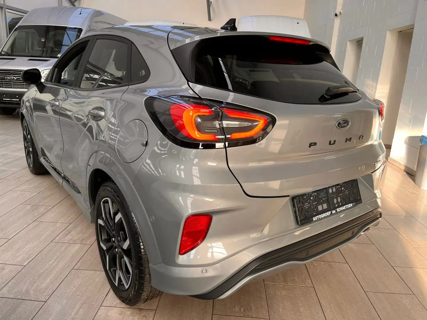 Ford Puma STLIne mHEV Grau - 2