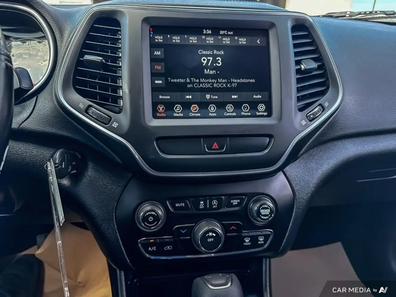 Jeep Cherokee photo Jeep Cherokee