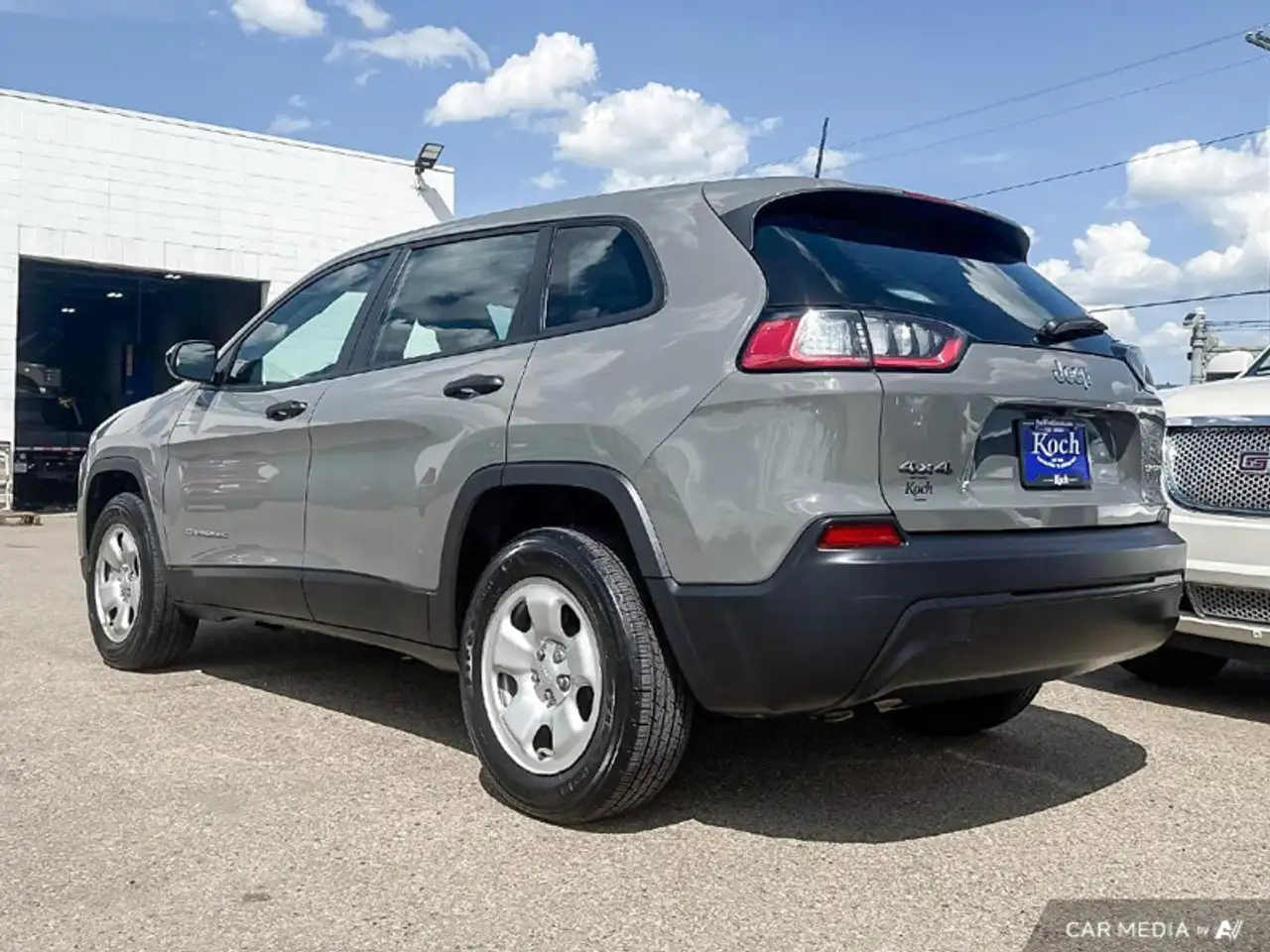Jeep Cherokee photo Jeep Cherokee