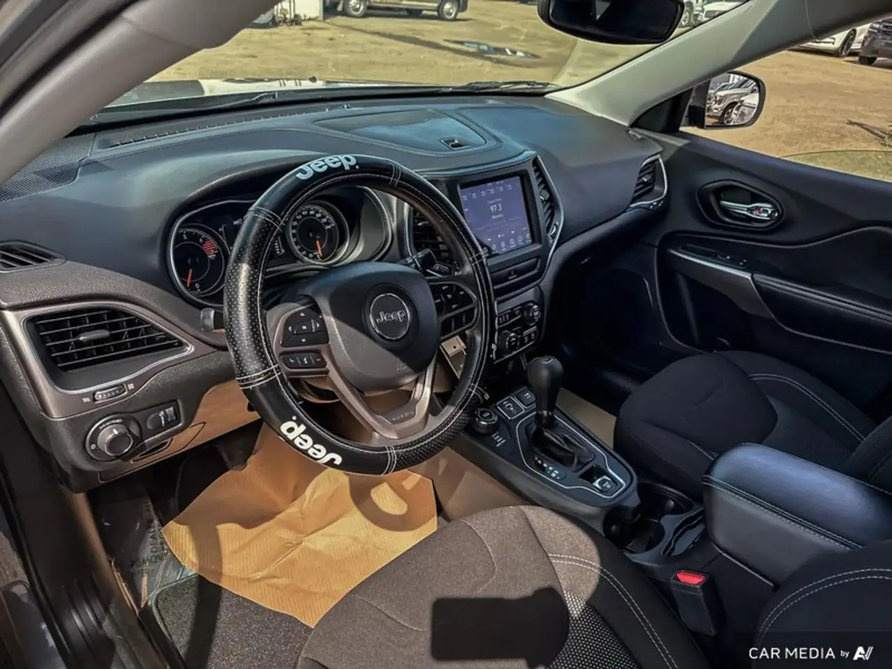 Jeep Cherokee photo Jeep Cherokee