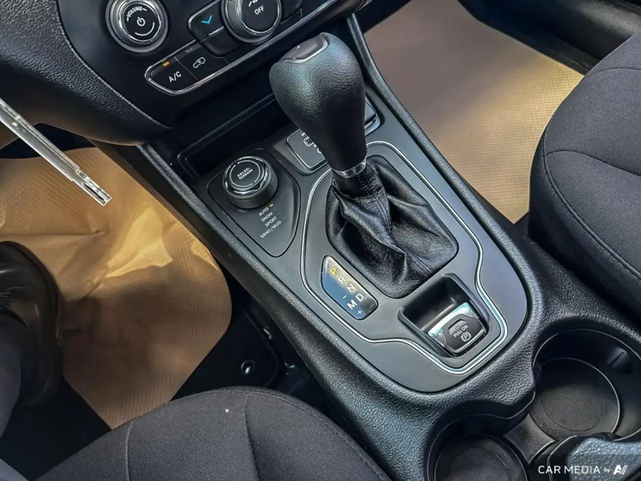 Jeep Cherokee photo Jeep Cherokee