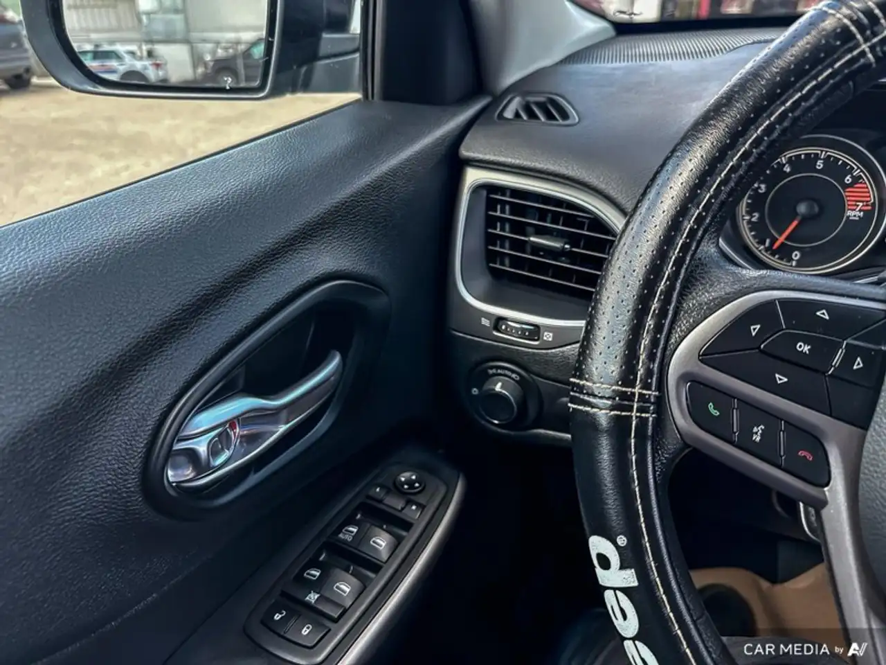 Jeep Cherokee photo Jeep Cherokee
