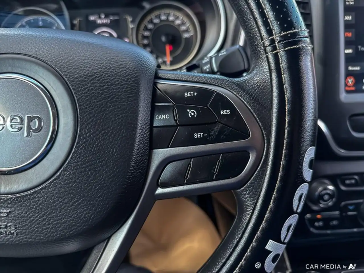 Jeep Cherokee photo Jeep Cherokee