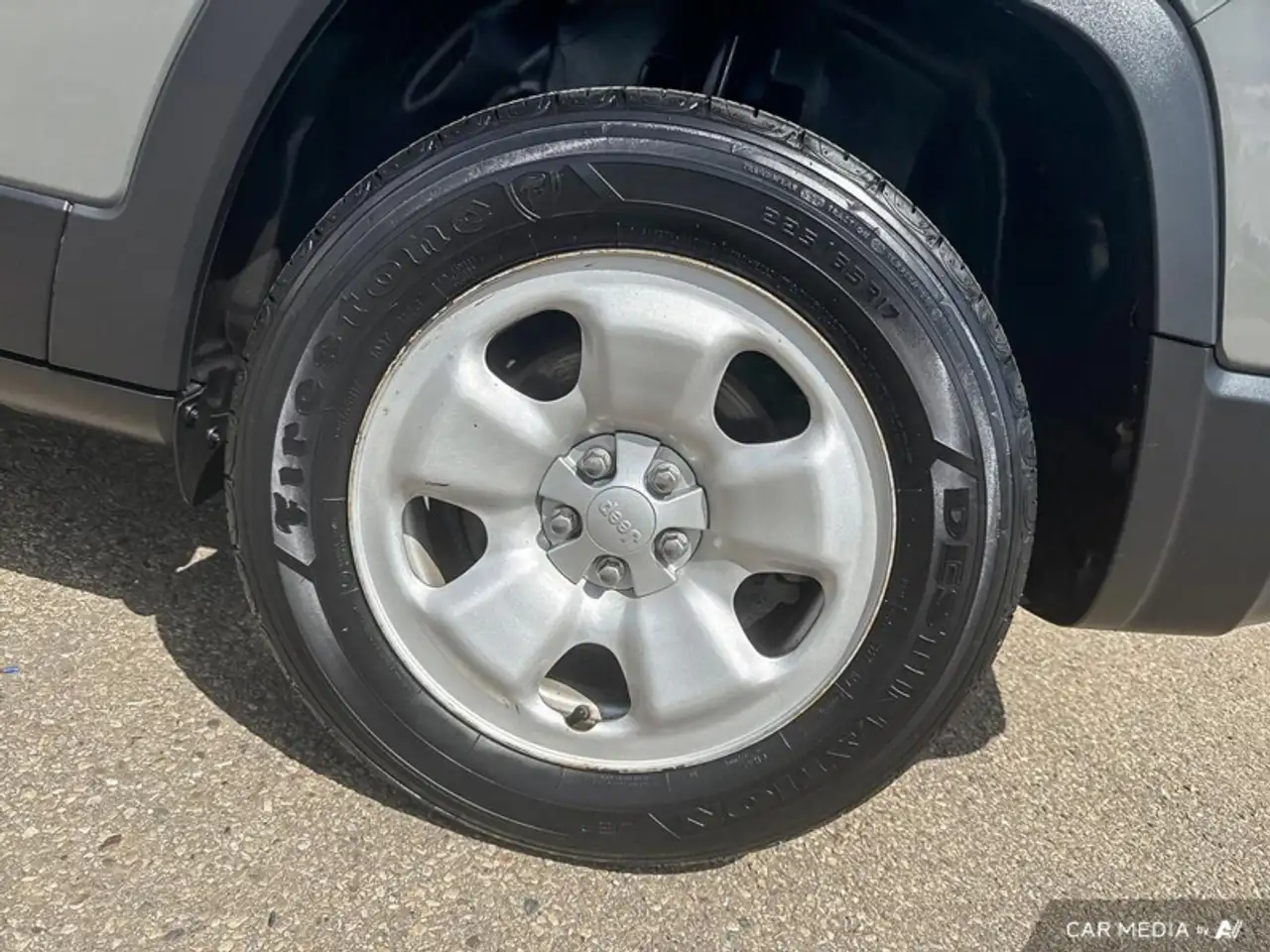 Jeep Cherokee photo Jeep Cherokee