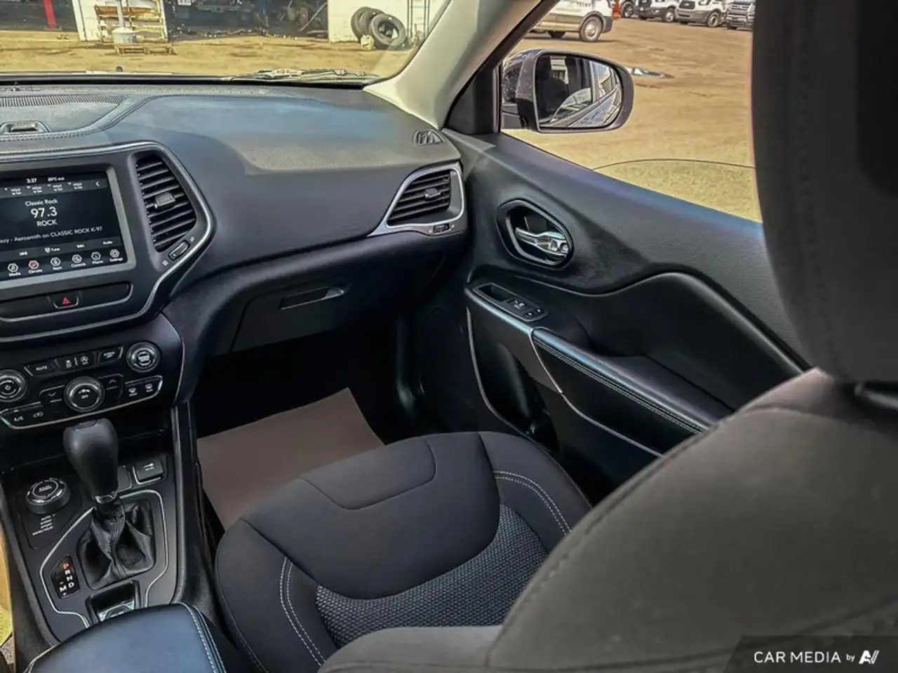 Jeep Cherokee photo Jeep Cherokee