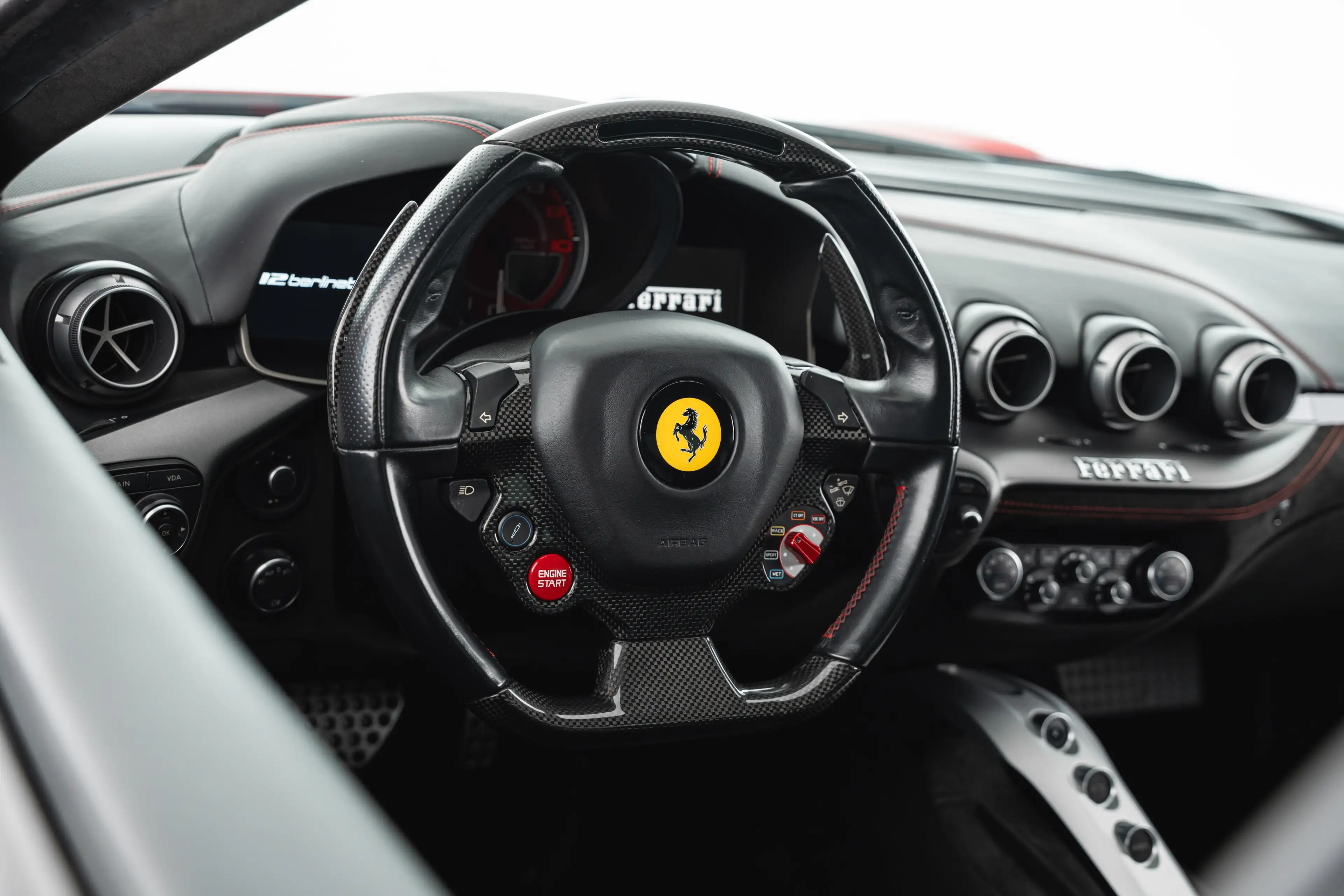 Ferrari F12 Berlinetta — photo 15