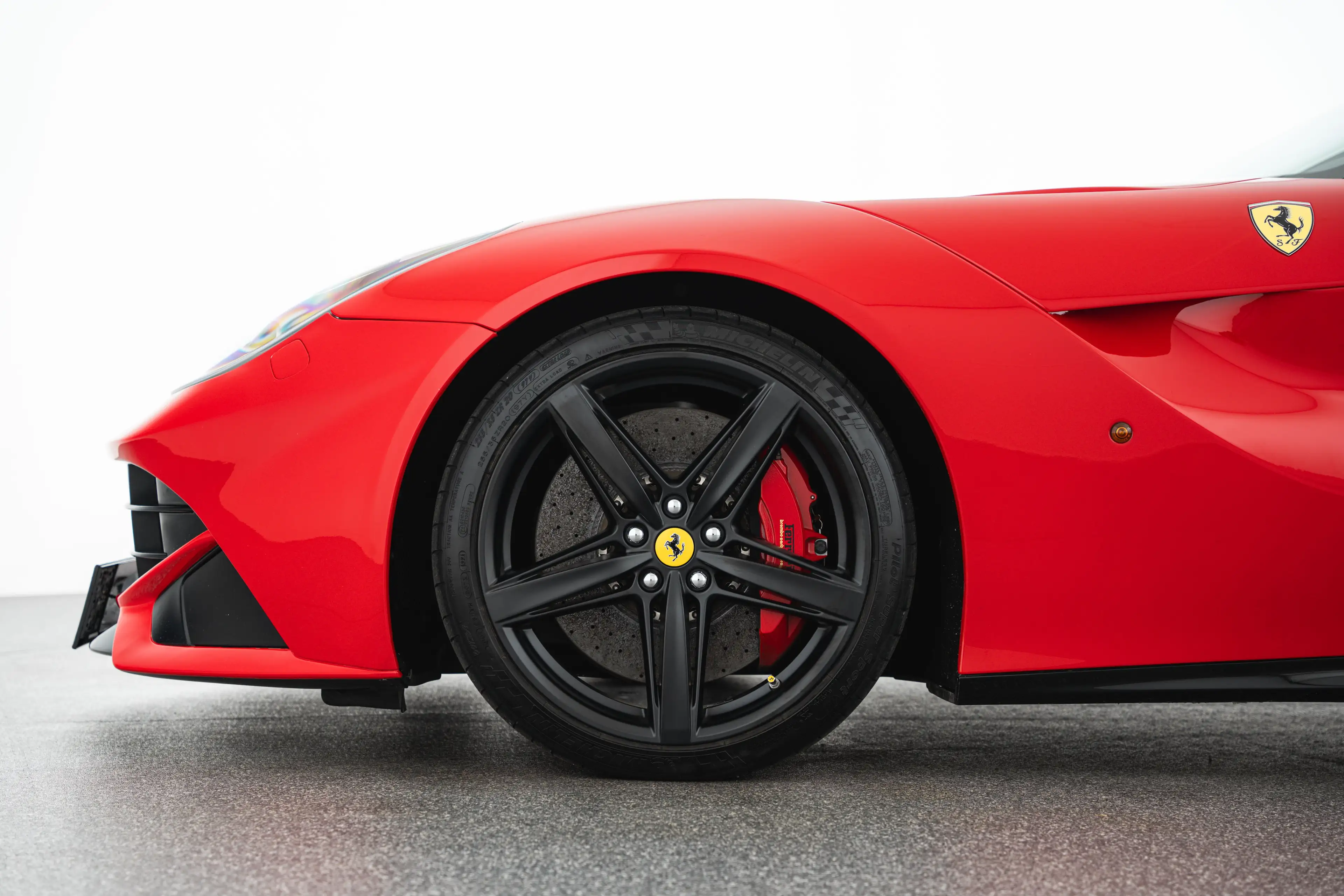 Ferrari F12 Berlinetta — photo 9