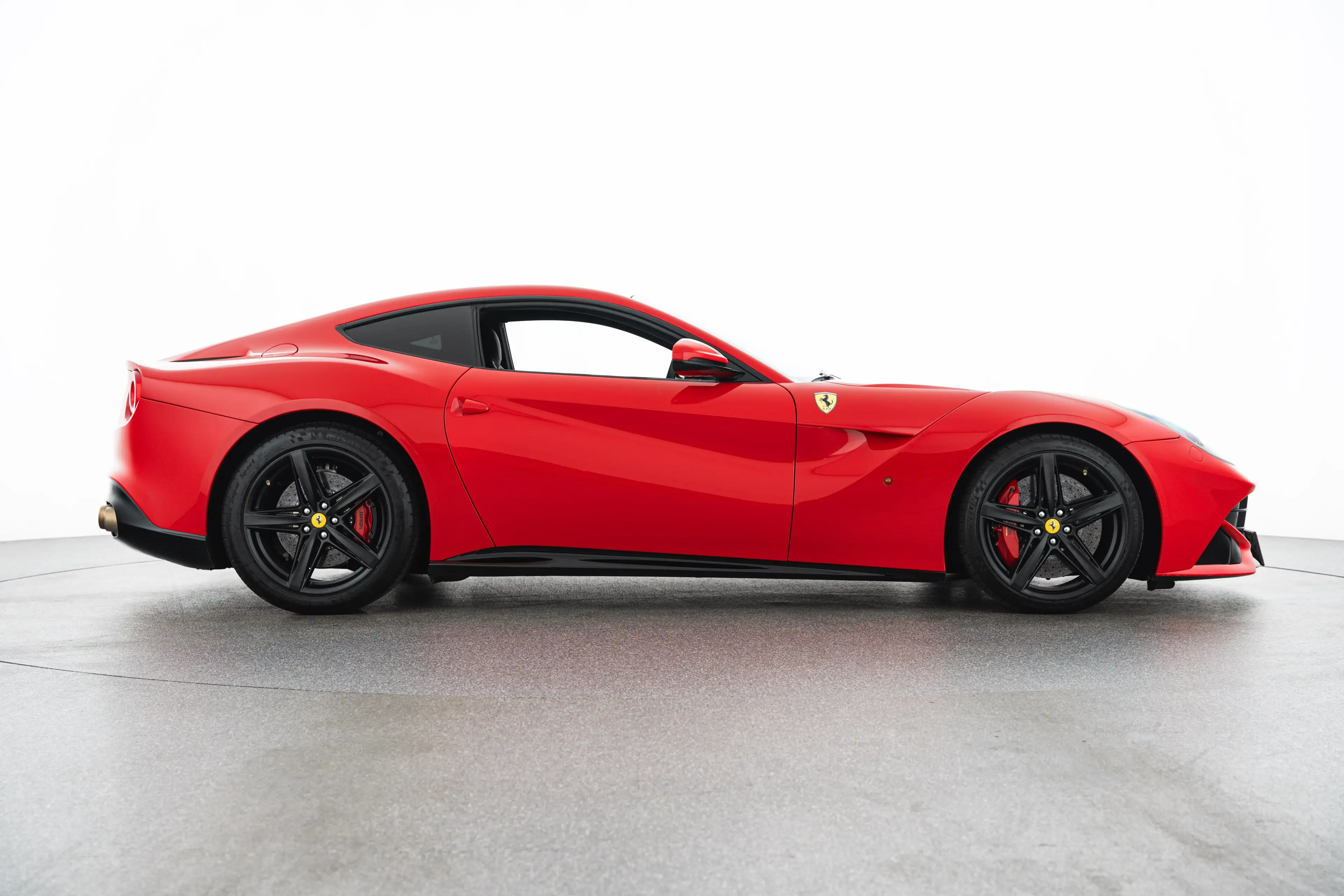 Ferrari F12 Berlinetta — photo 4