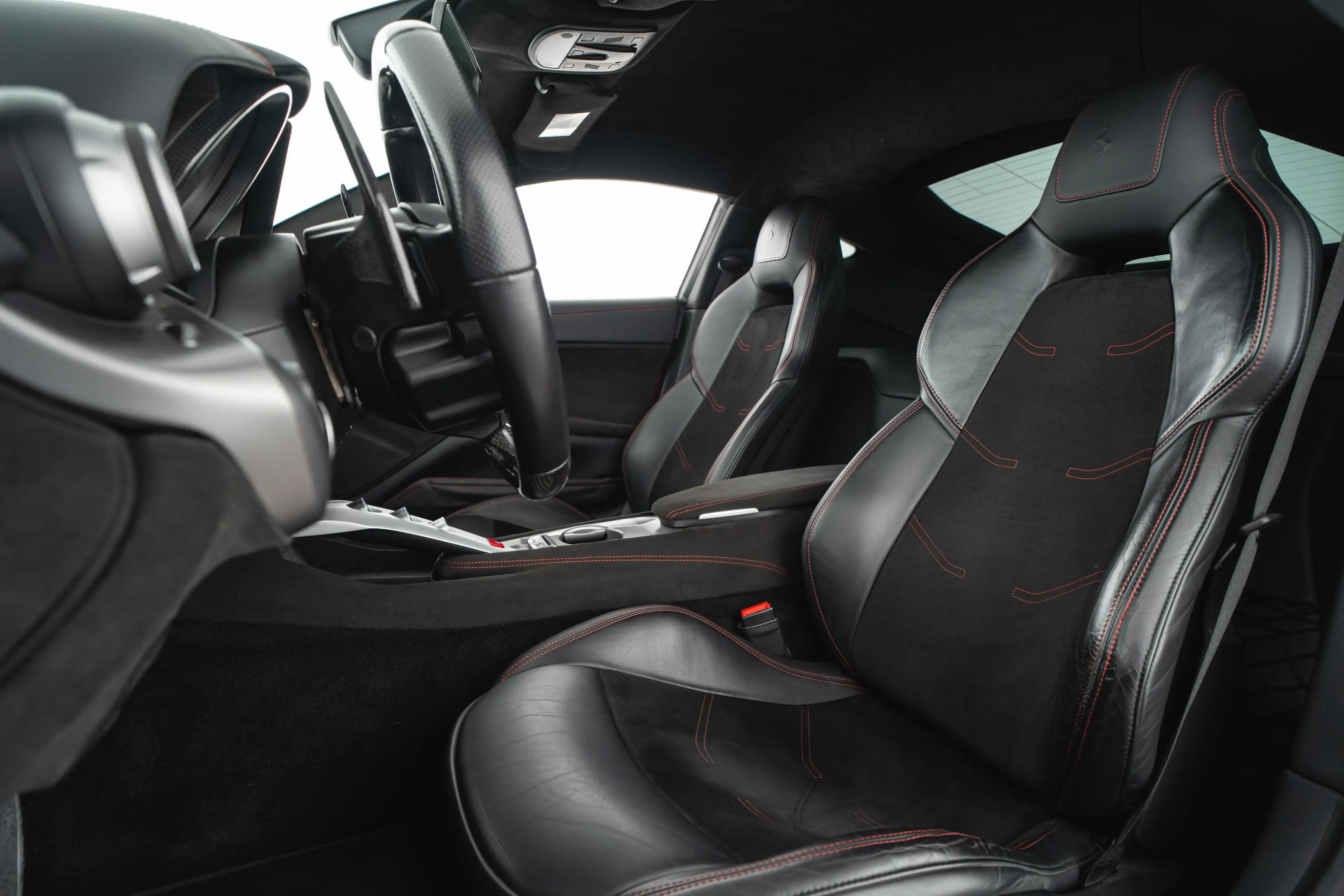 Ferrari F12 Berlinetta — photo 11