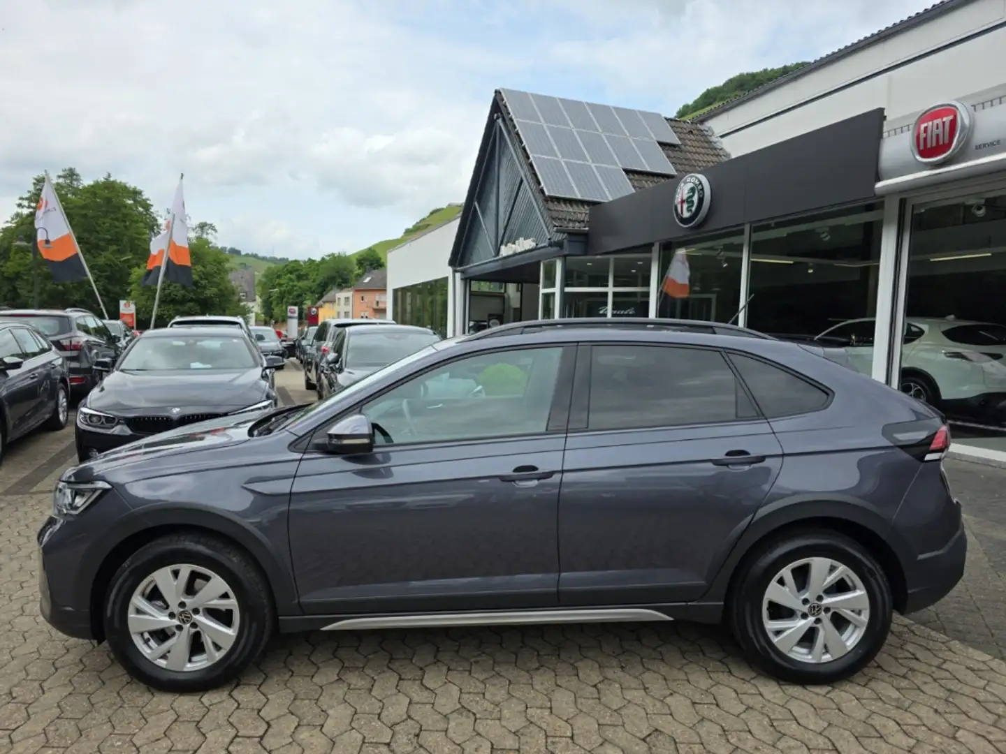 Volkswagen Taigo 1.0 TSI Life Voll-LED IQ.Drive CarPlay PDC Grau - 2