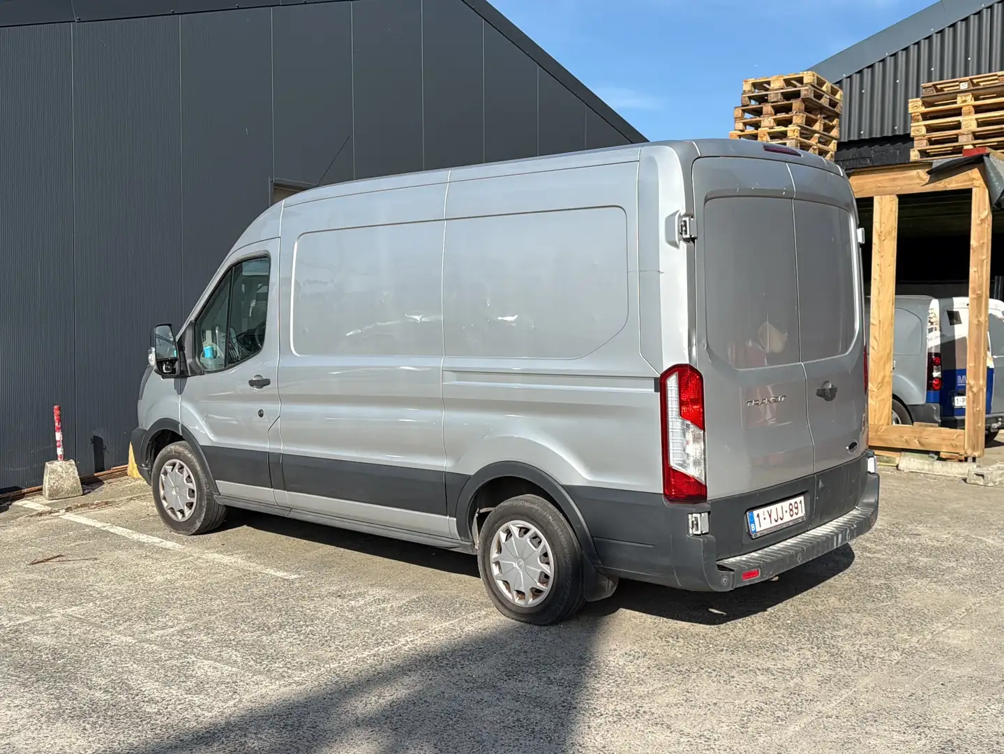 Ford Transit 2.0 TDCi L2H2 Trend S/S (EU6.2) Zilver - 1