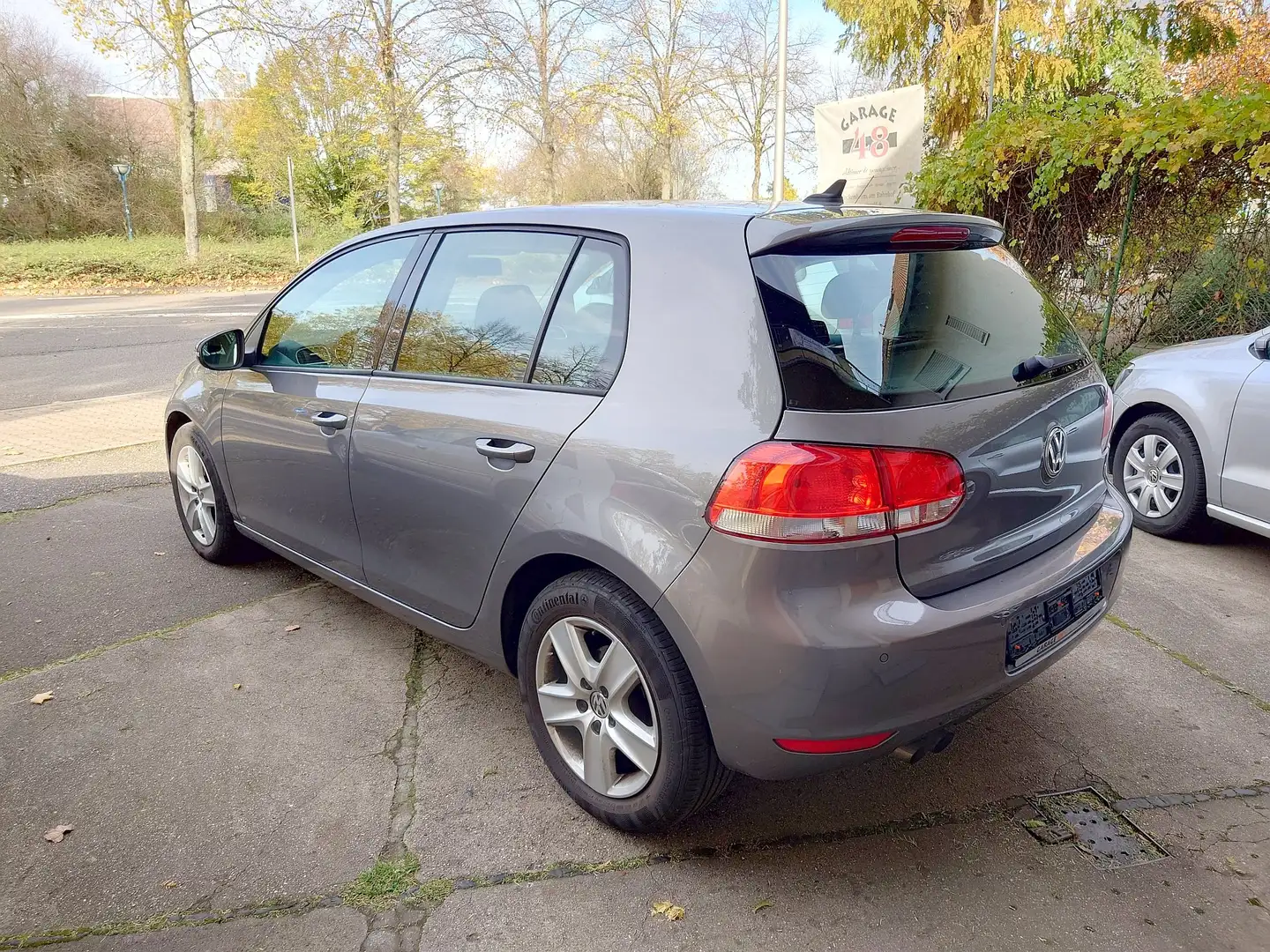 Volkswagen Golf VW Golf 1.4 DSG Klima Navi Parksensor Tempomat TOP Šedá - 2