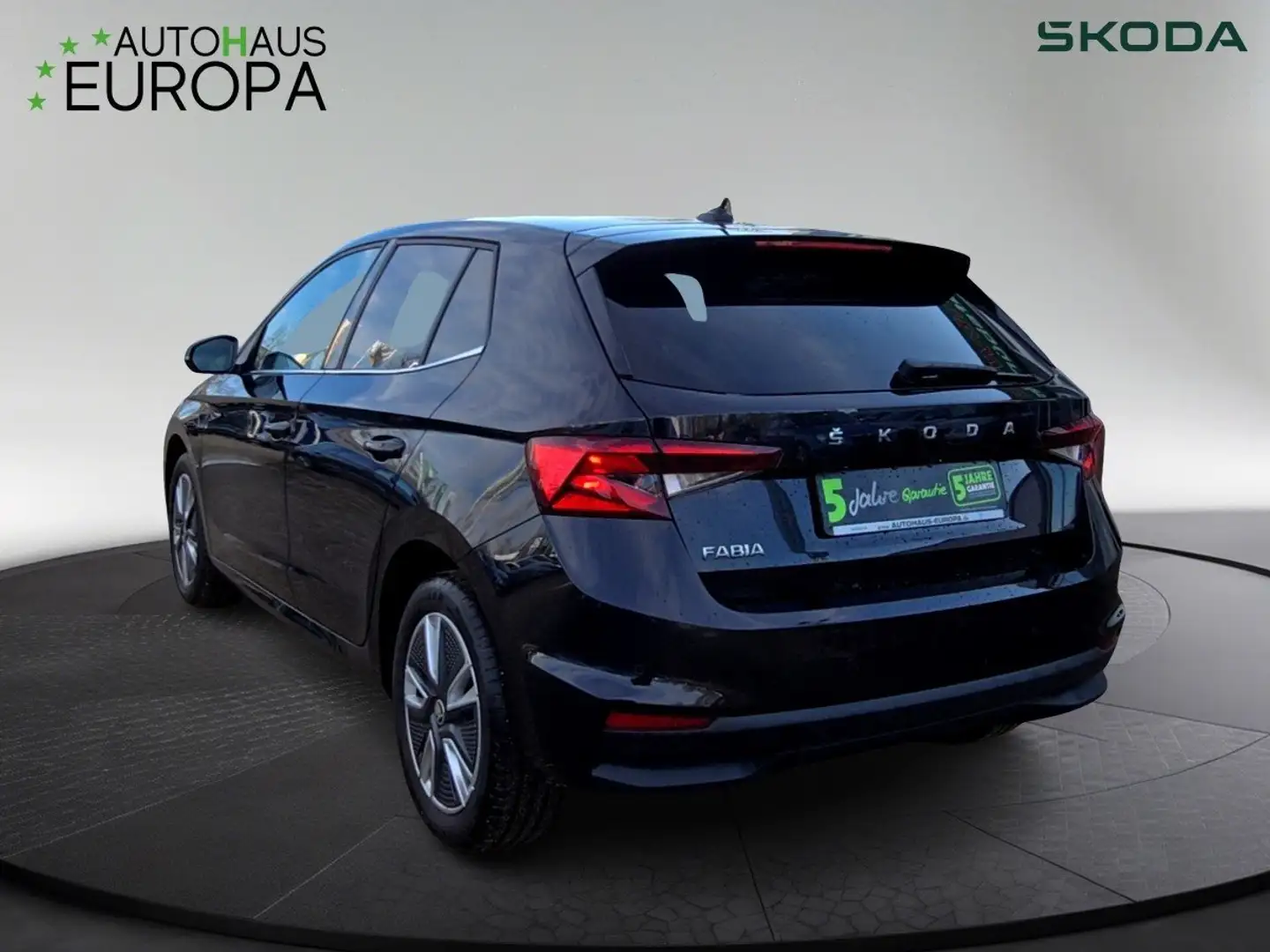 Skoda Fabia 1.5 TSI DSG Style ACC KlimaA Kam SmartLink Sportsi Schwarz - 2
