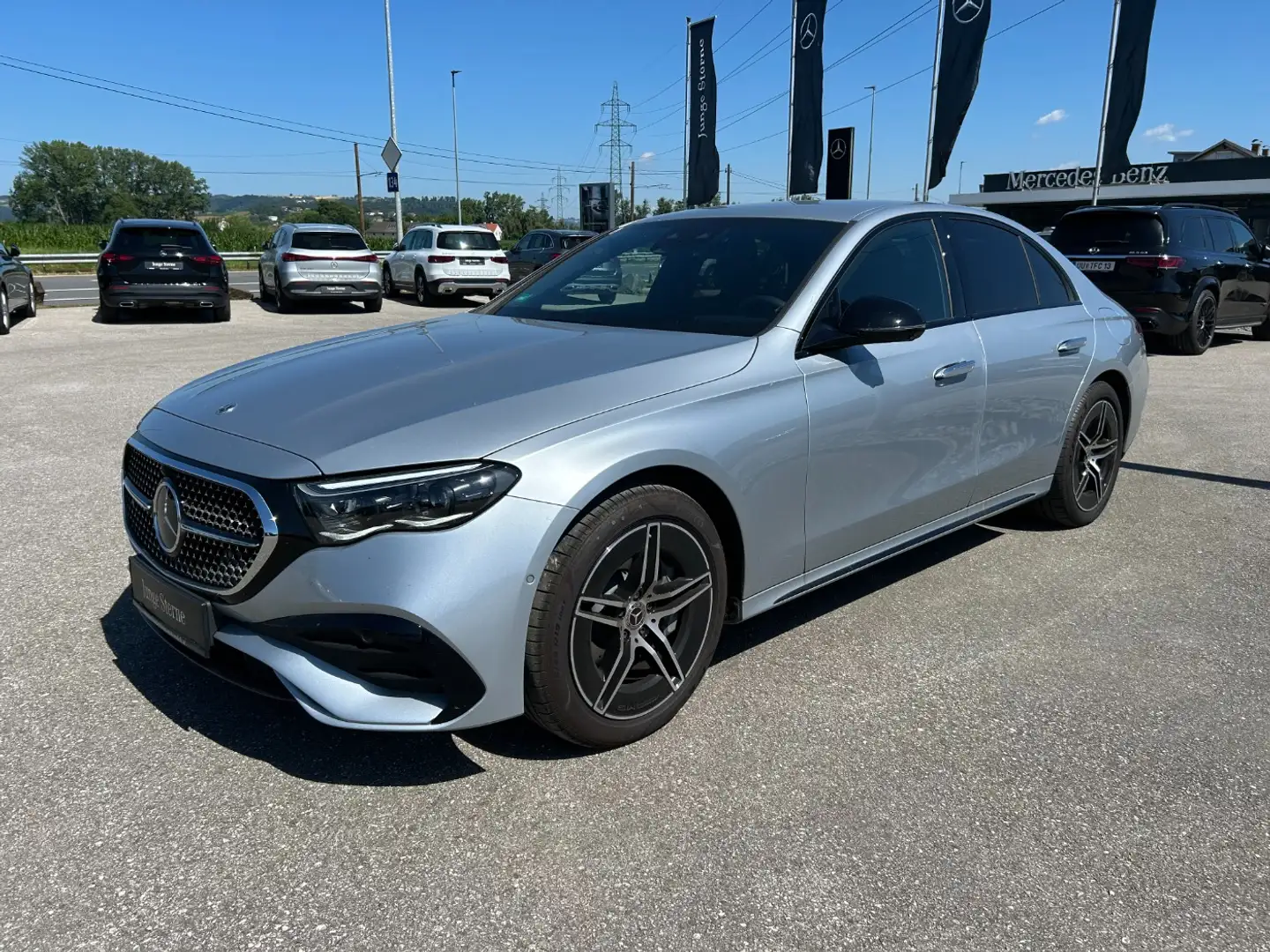 Mercedes-Benz E 300 de 4MATIC Limousine mit EQ Hybrid Technologie Öste Plateado - 2