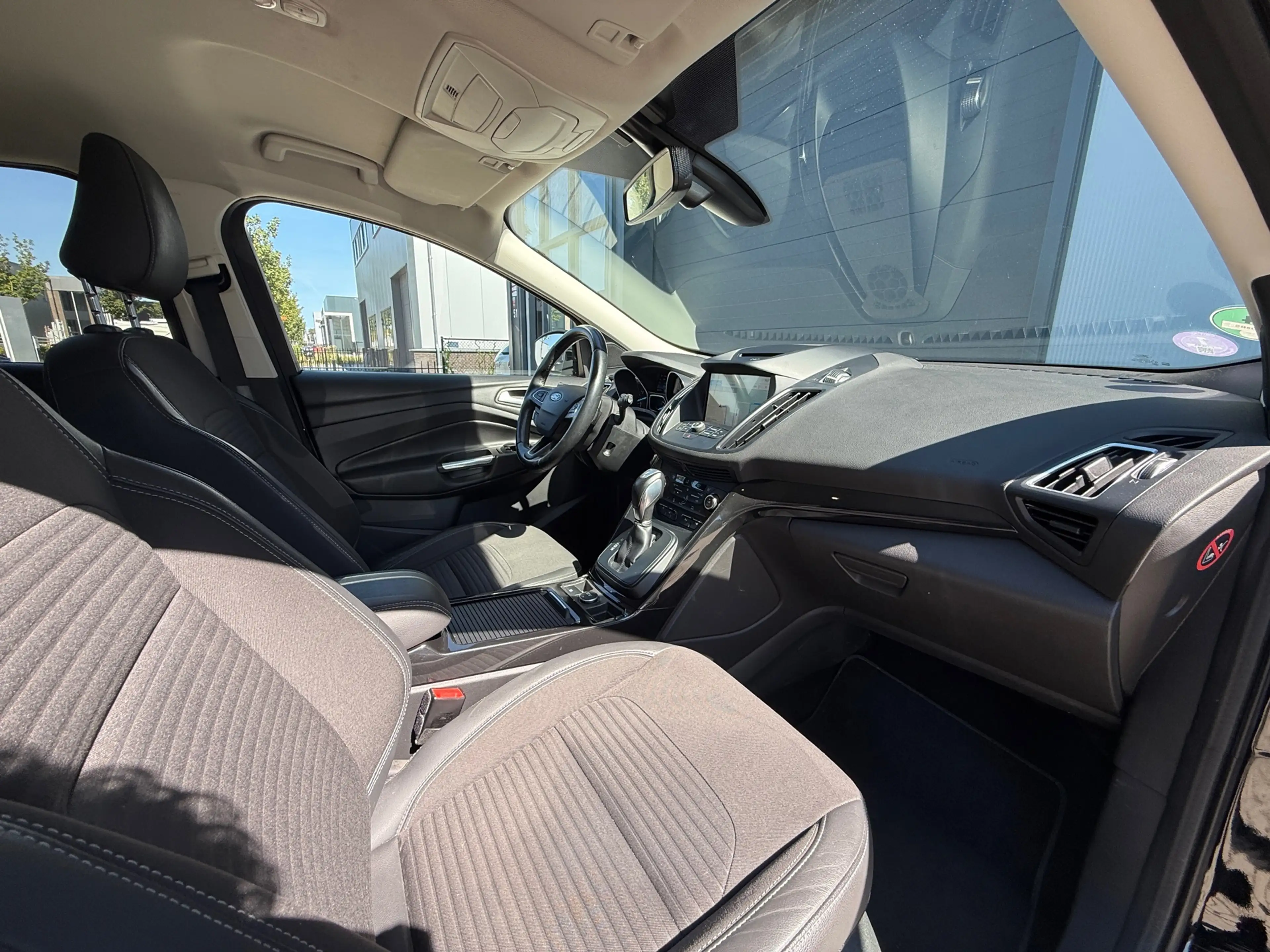 Ford Kuga 1.5 Titanium 4WD / AUTOMAAT / CAMERA / TREKHAAK — photo 7