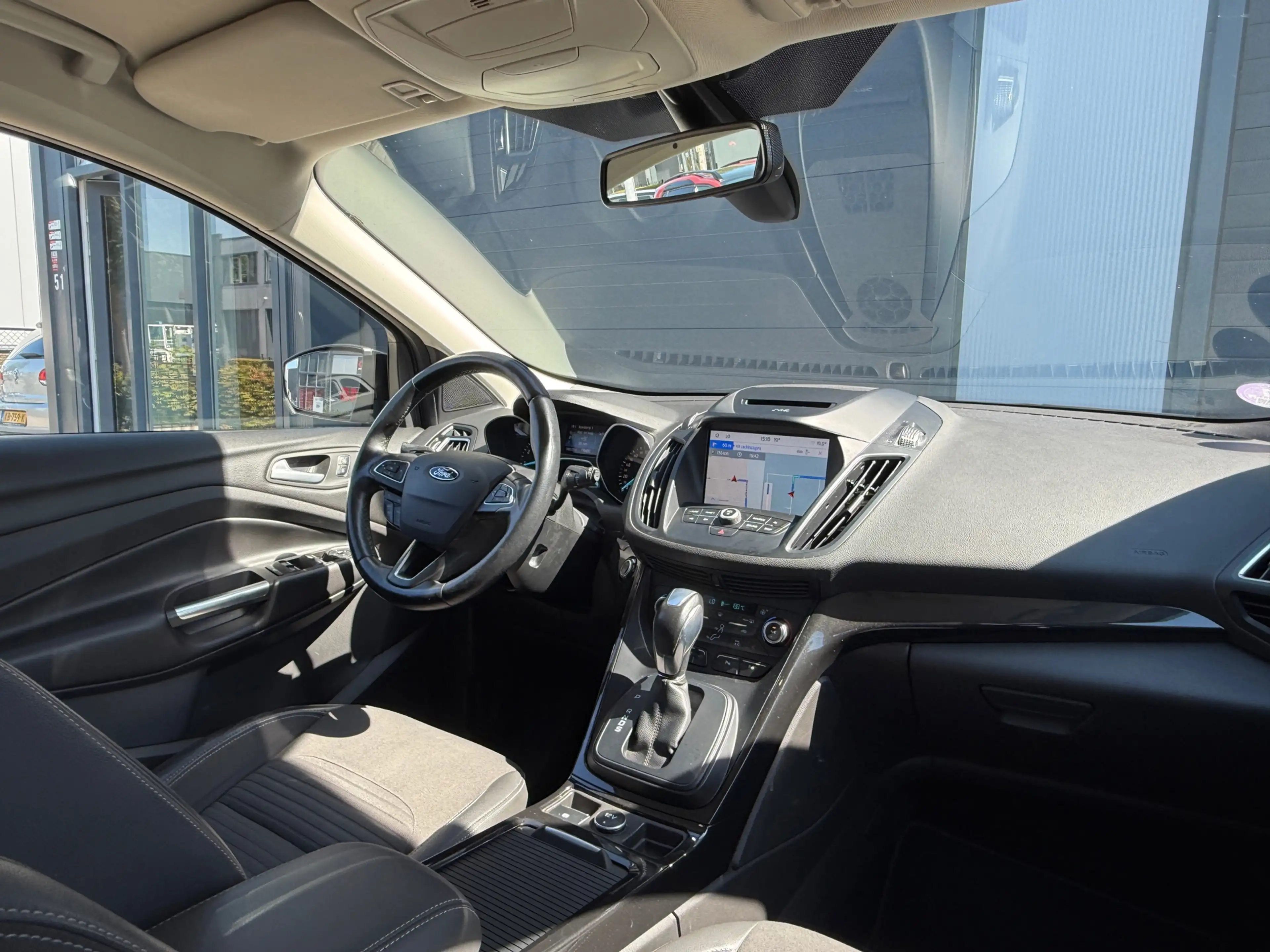 Ford Kuga 1.5 Titanium 4WD / AUTOMAAT / CAMERA / TREKHAAK — photo 2