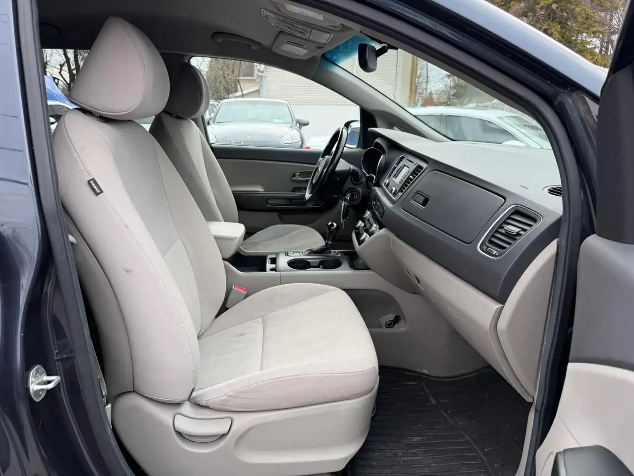 Kia Sedona снимка Kia Sedona