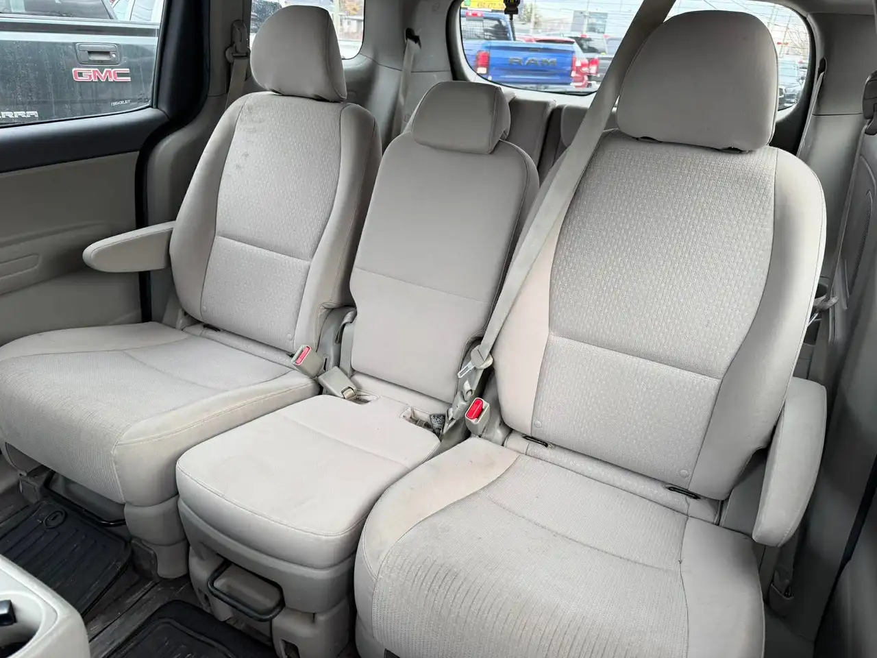 Kia Sedona снимка Kia Sedona