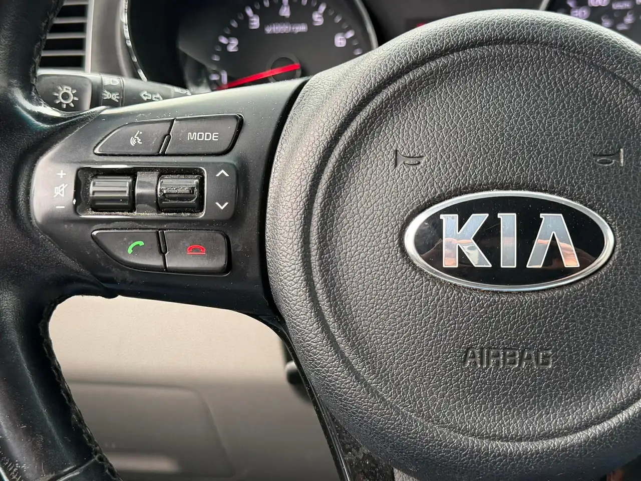 Kia Sedona снимка Kia Sedona