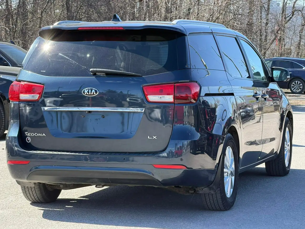 Kia Sedona снимка Kia Sedona