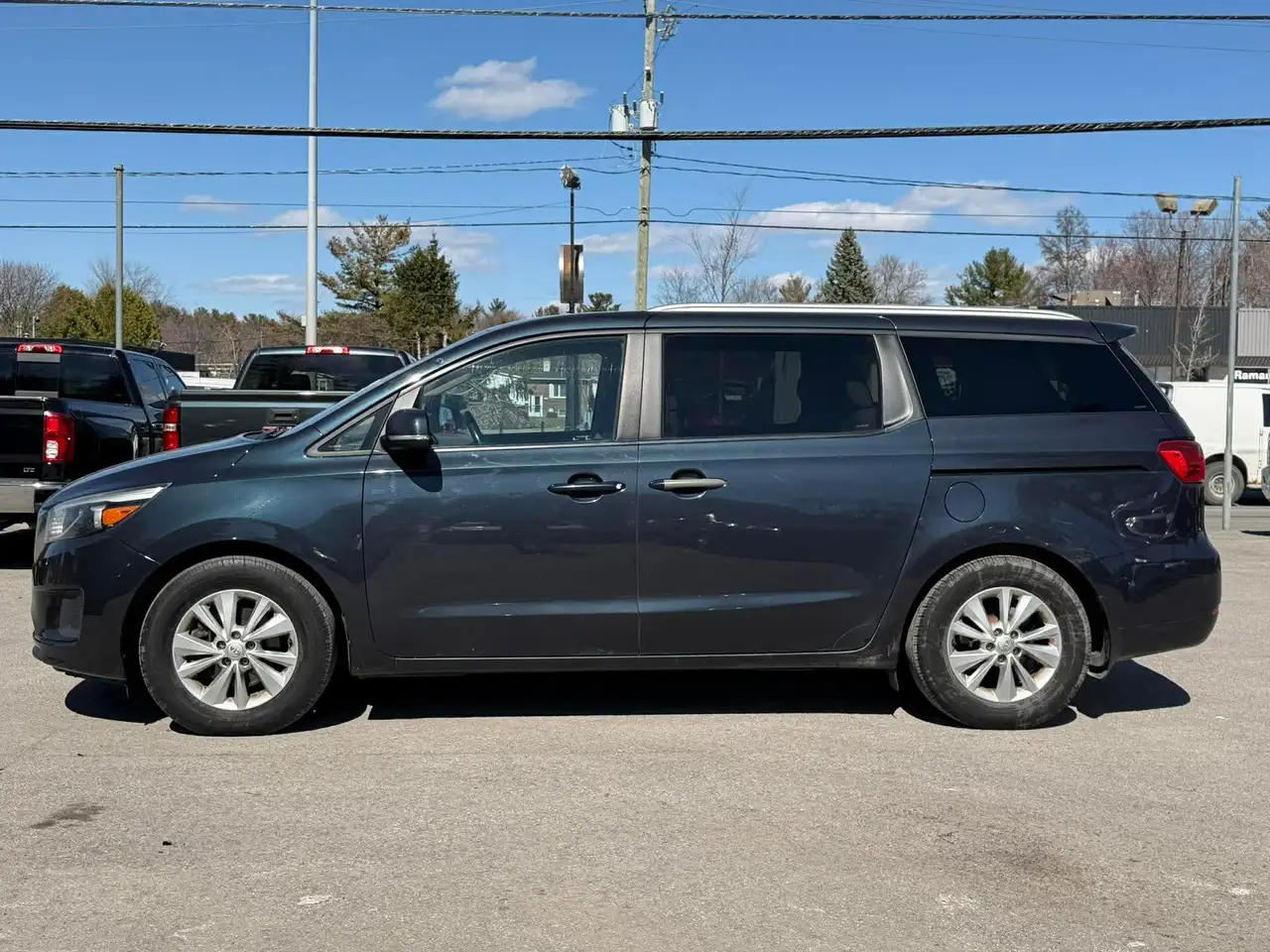 Kia Sedona снимка Kia Sedona