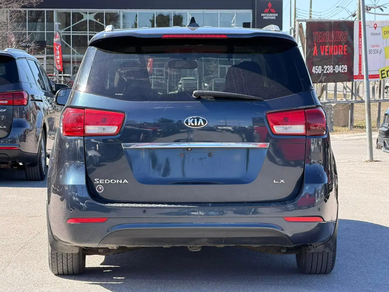 Kia Sedona снимка Kia Sedona