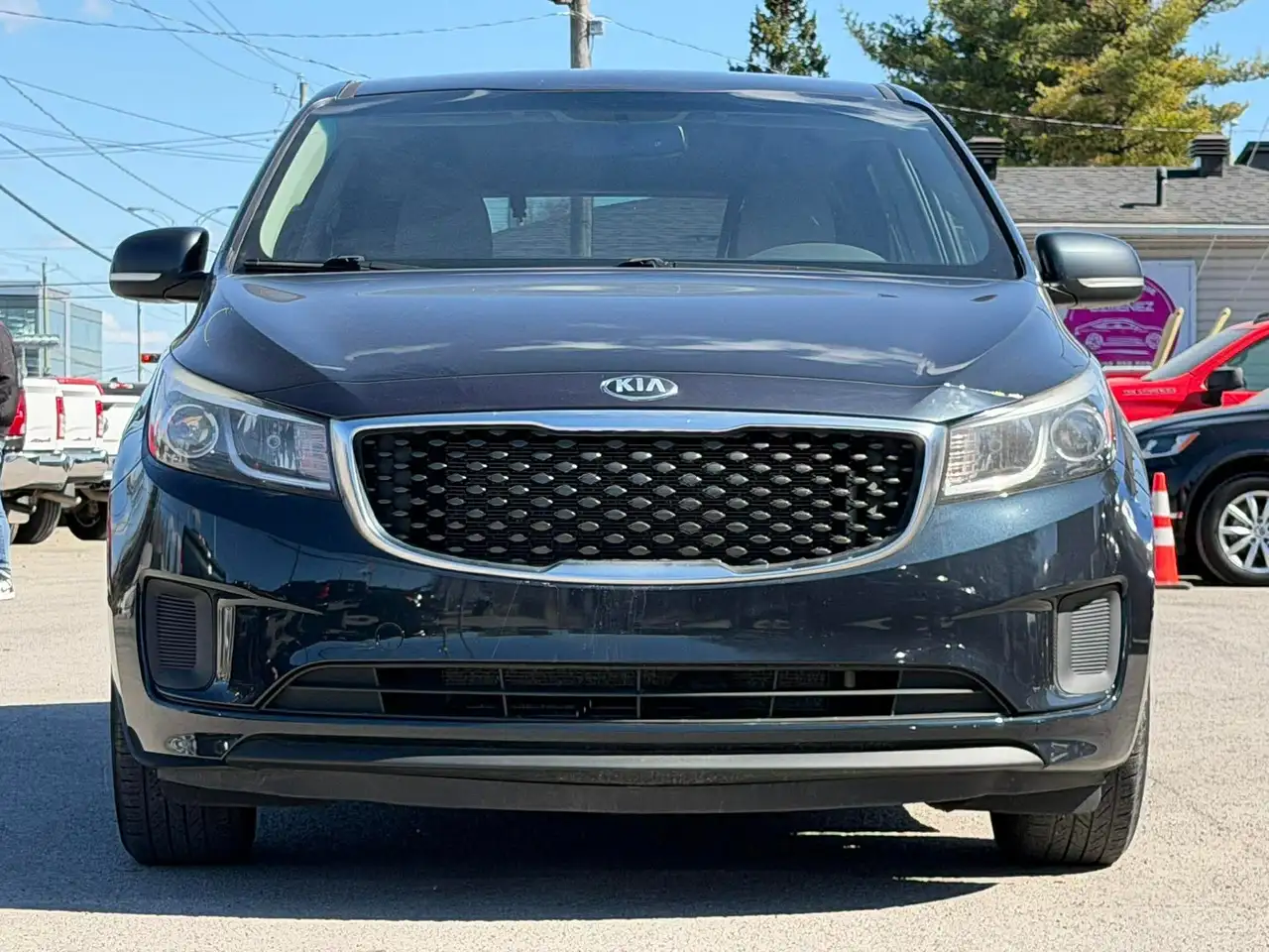 Kia Sedona снимка Kia Sedona