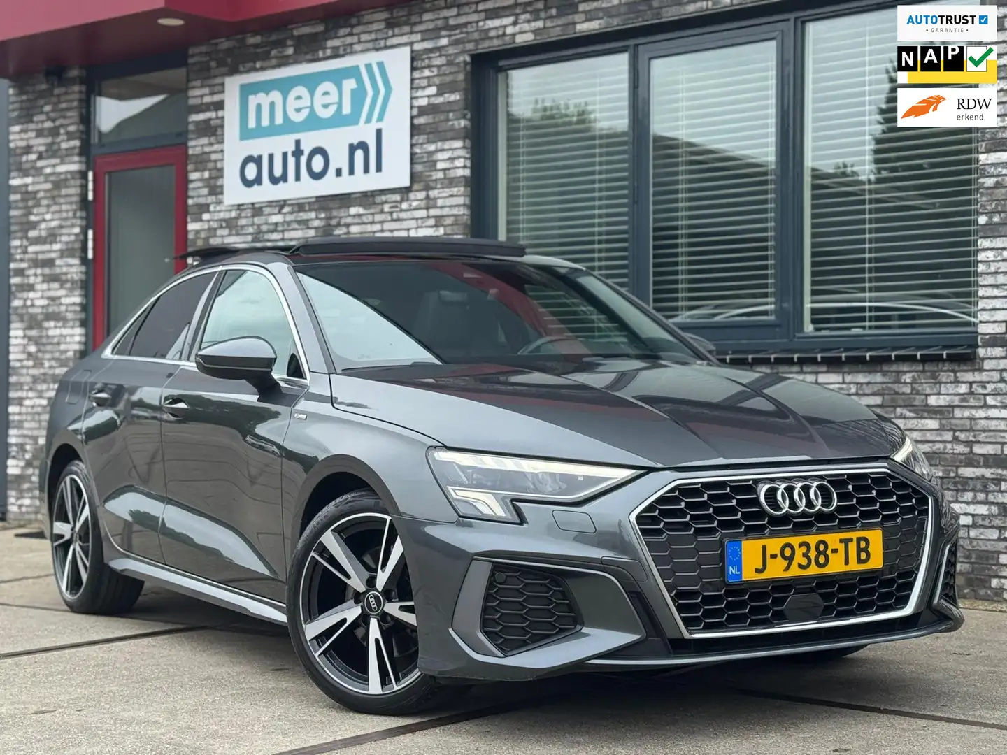 Audi A3 Limousine 35 TFSI 3X S-LINE PANO l VIRTUAL l ADAPT Grijs - 1