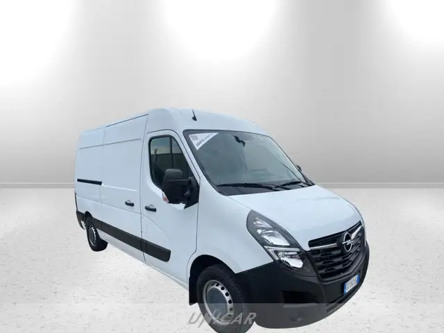 Opel Movano view 10