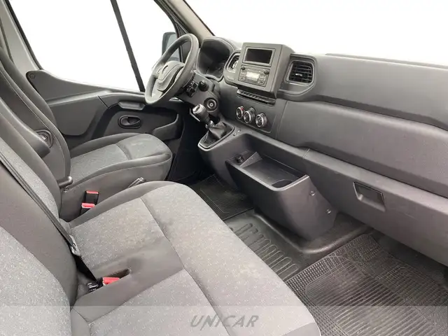 Opel Movano view 13
