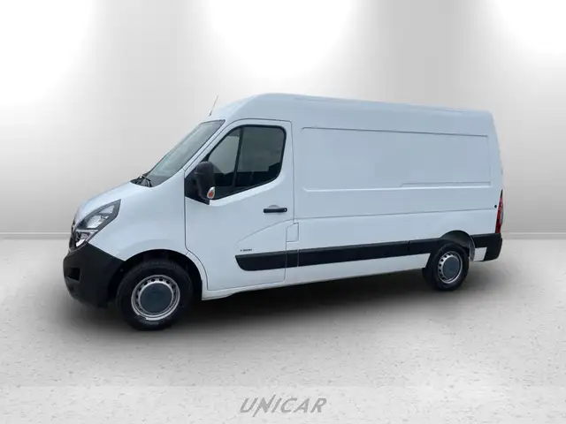 Opel Movano view 3