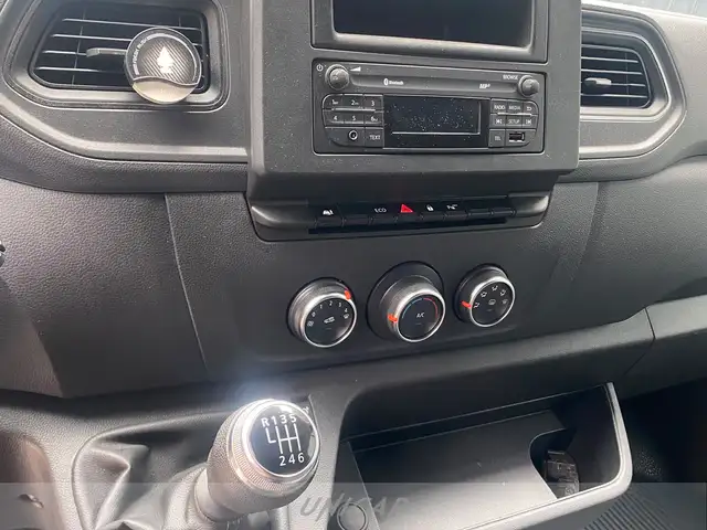 Opel Movano view 12