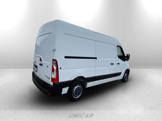 Opel Movano view 8