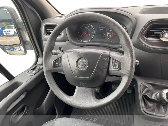 Opel Movano view 15