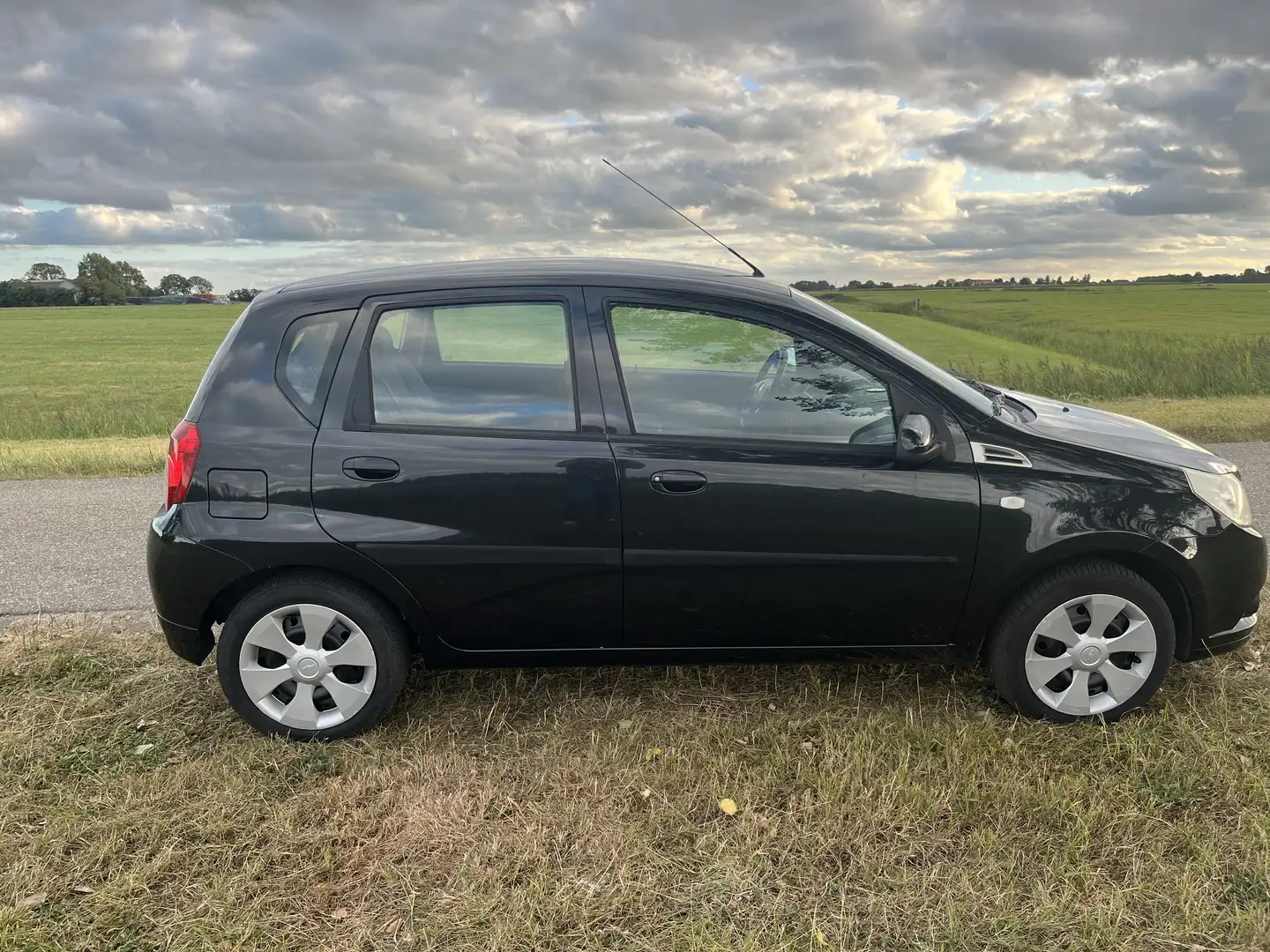 Chevrolet Aveo 1.2 16V LS B-clever; nieuw apk! Zwart - 1
