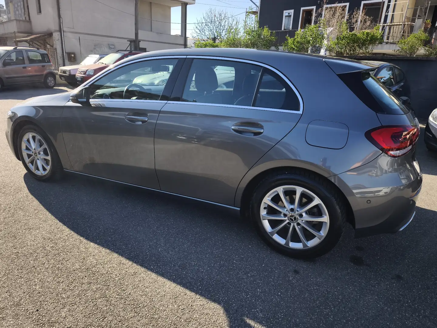 Mercedes-Benz A 180 d  Autom SCHERMI GRANDI TENUTA MANIACALE - 2
