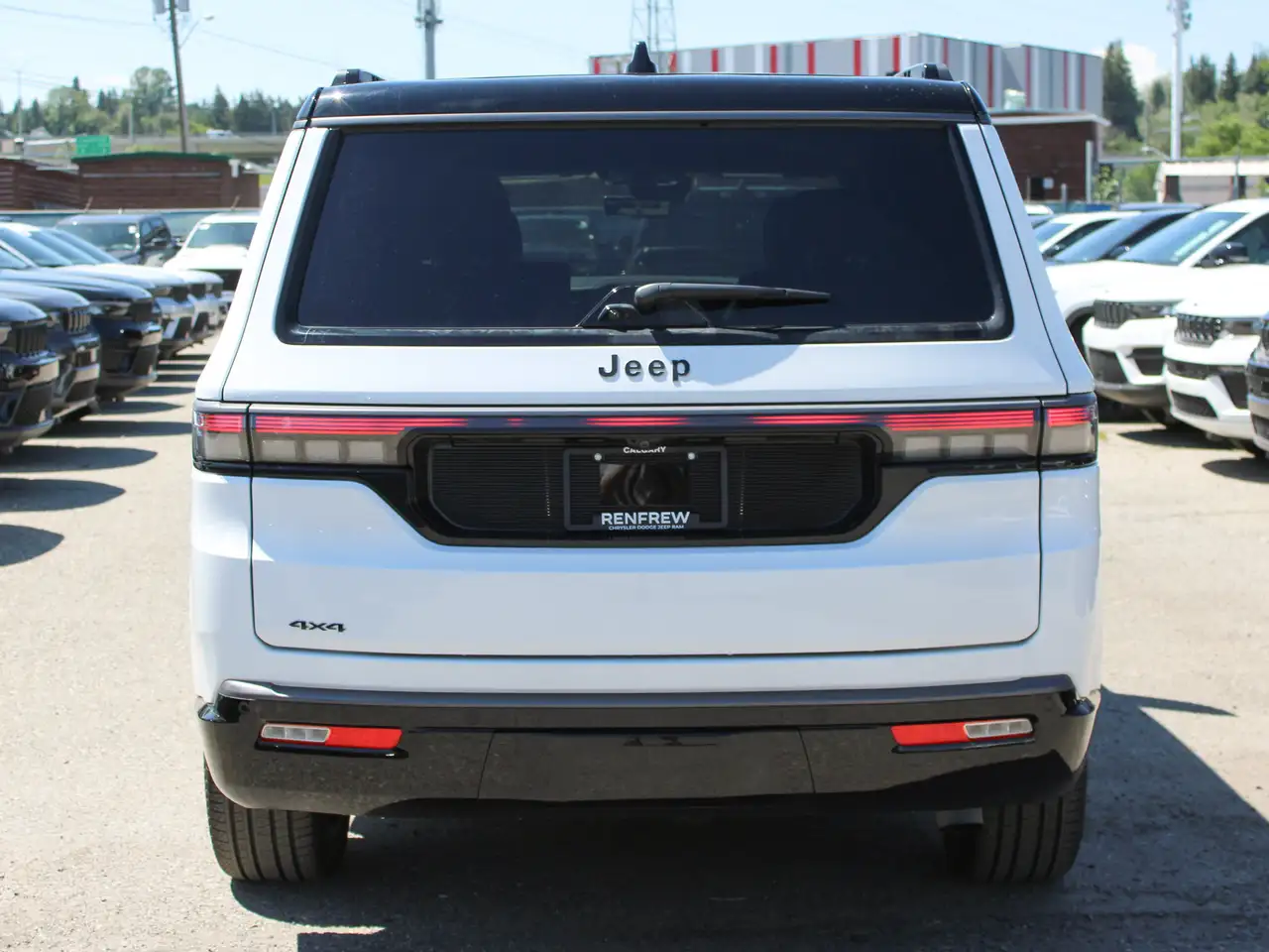 Jeep Grand Wagoneer photo Jeep Grand Wagoneer
