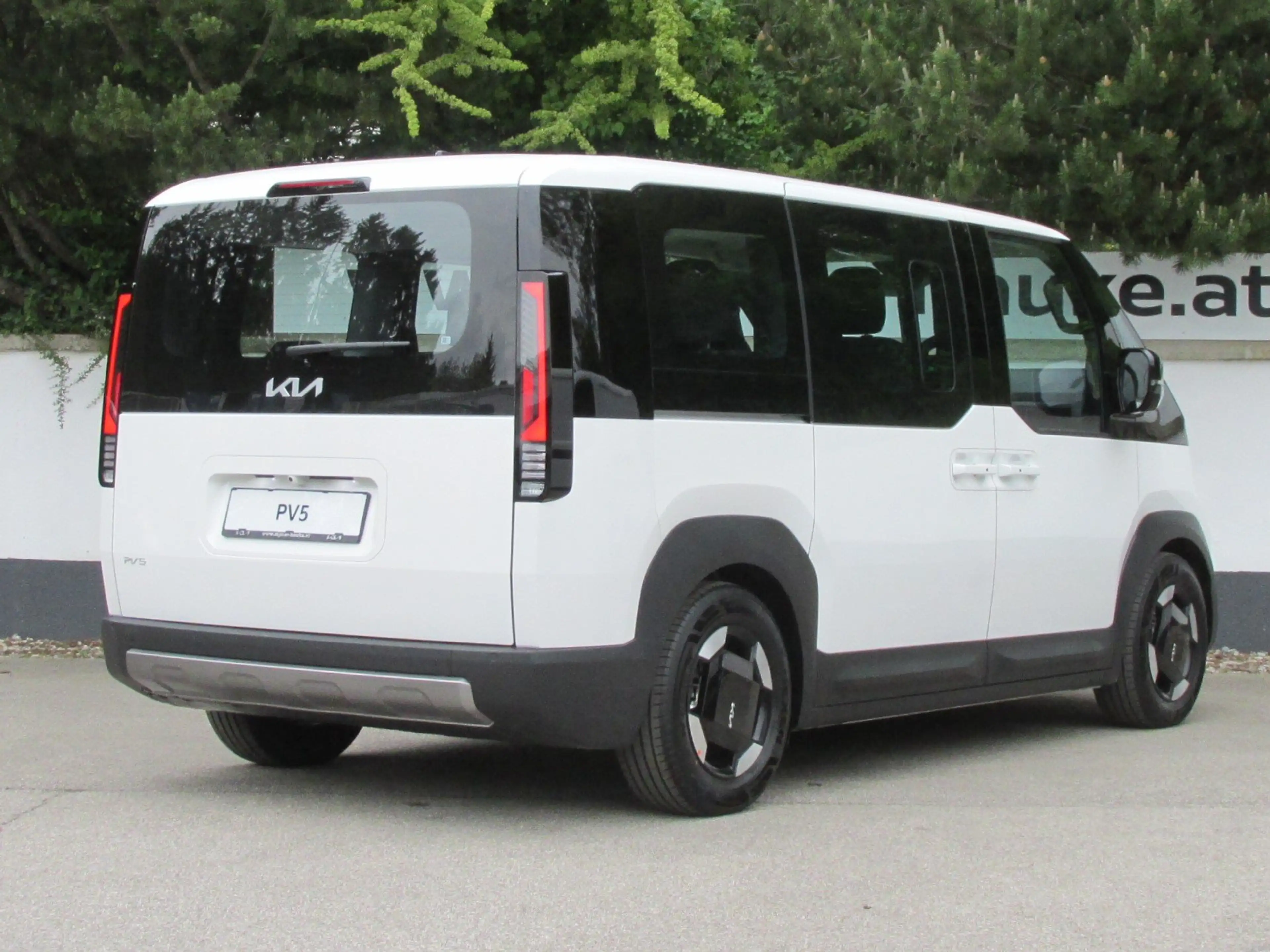 Kia PV5 Passenger 71,2kWh Earth Long Range Earth P1/P2 — photo 5
