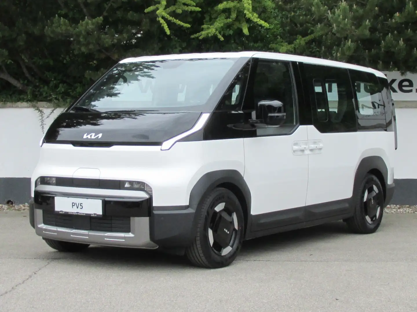 Kia PV5 Passenger 71,2kWh Earth Long Range Earth P1/P2 Weiß - 1